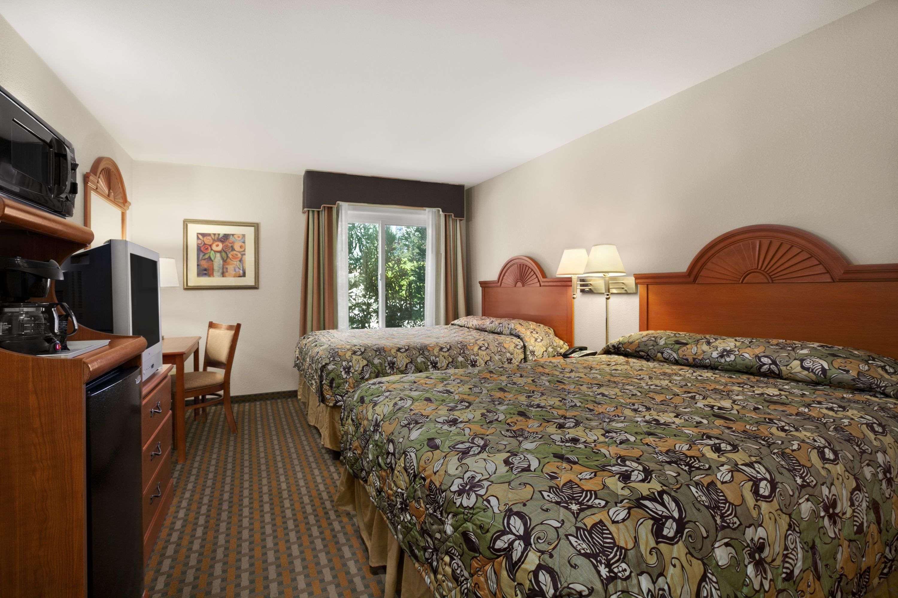 Travelodge Healdsburg - Sonoma Wine Country — photo 4