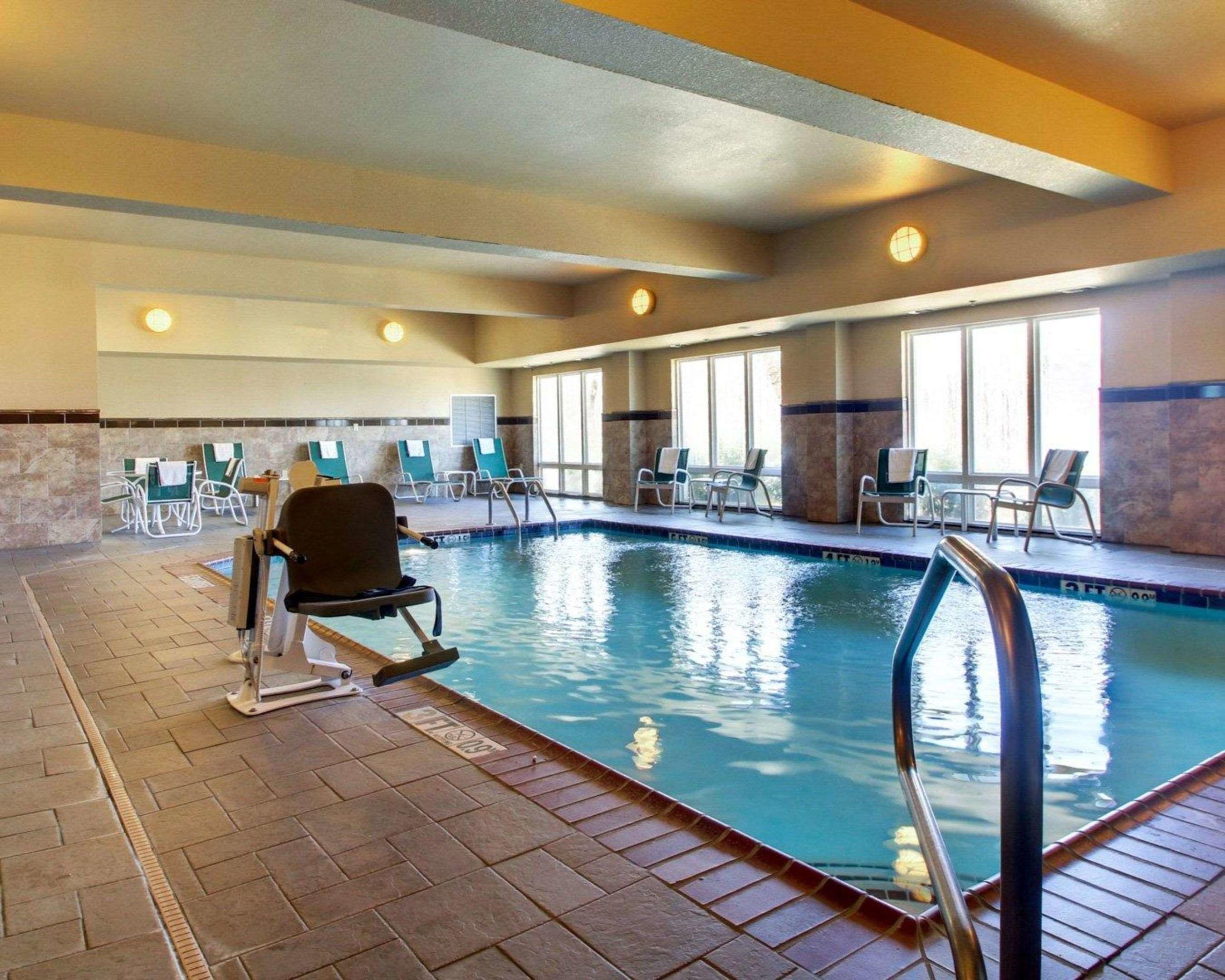 Comfort Suites — photo 5