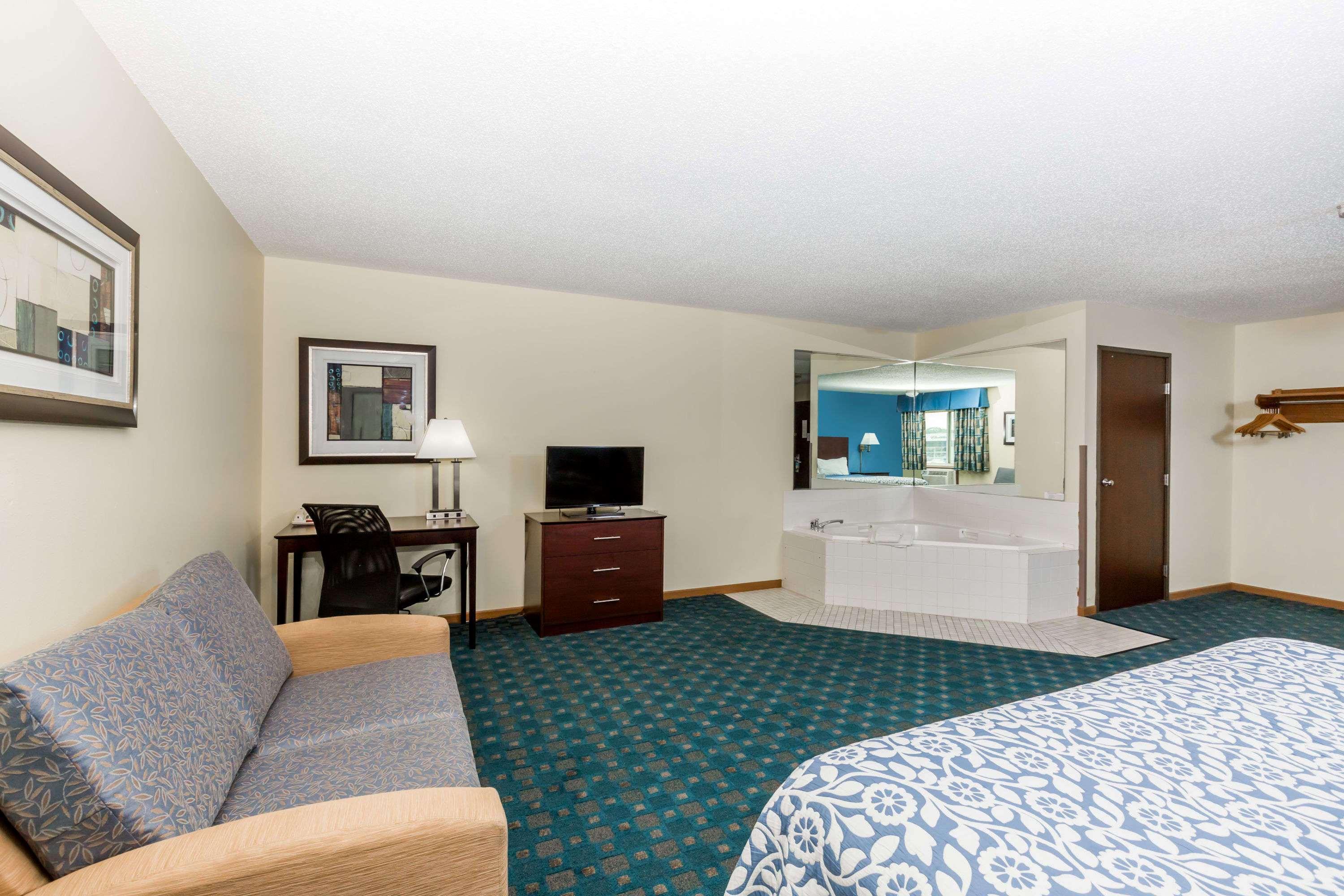 Days Inn by Wyndham Sioux City — photo 4