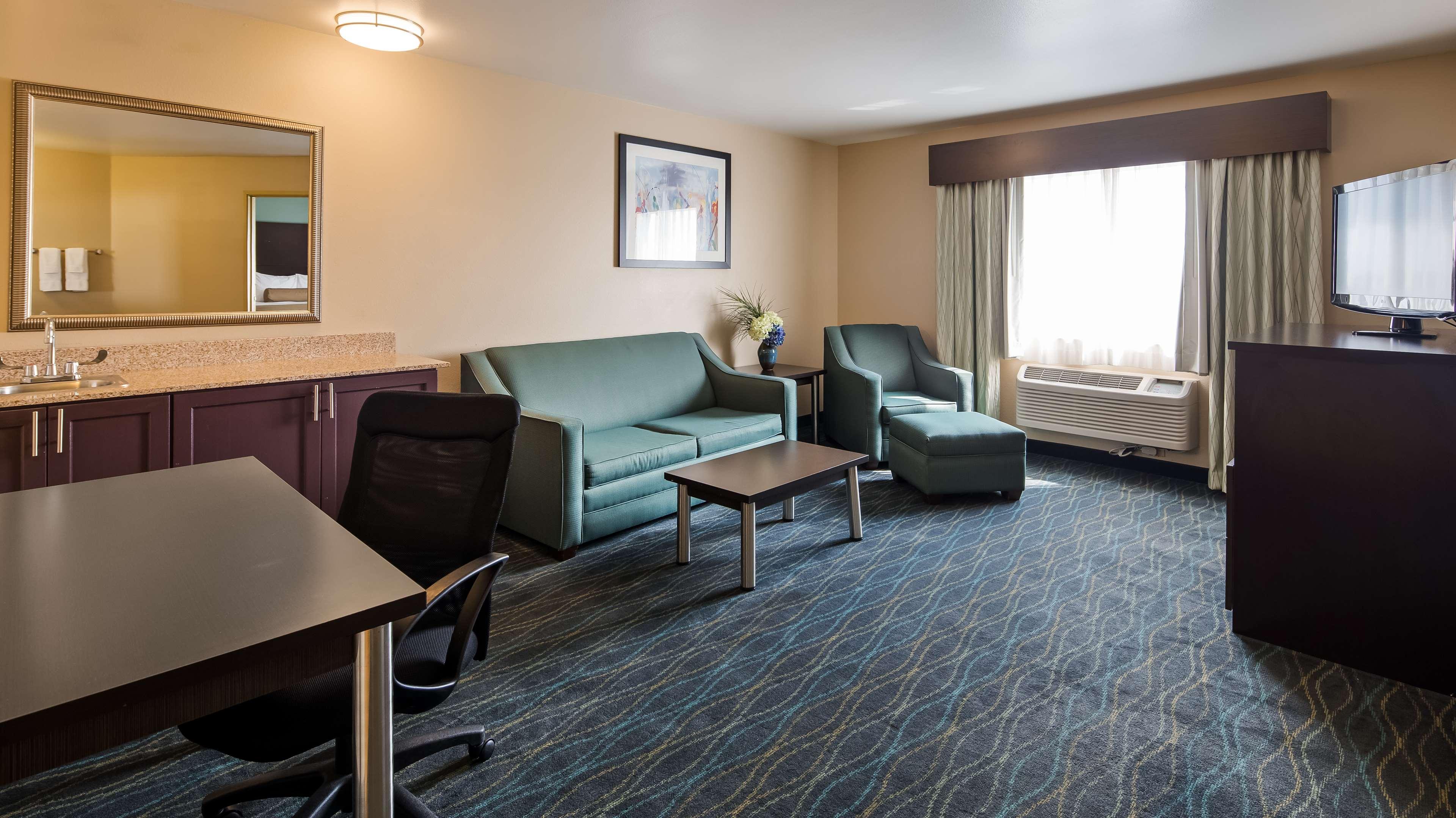 Best Western Plus University Inn — photo 5
