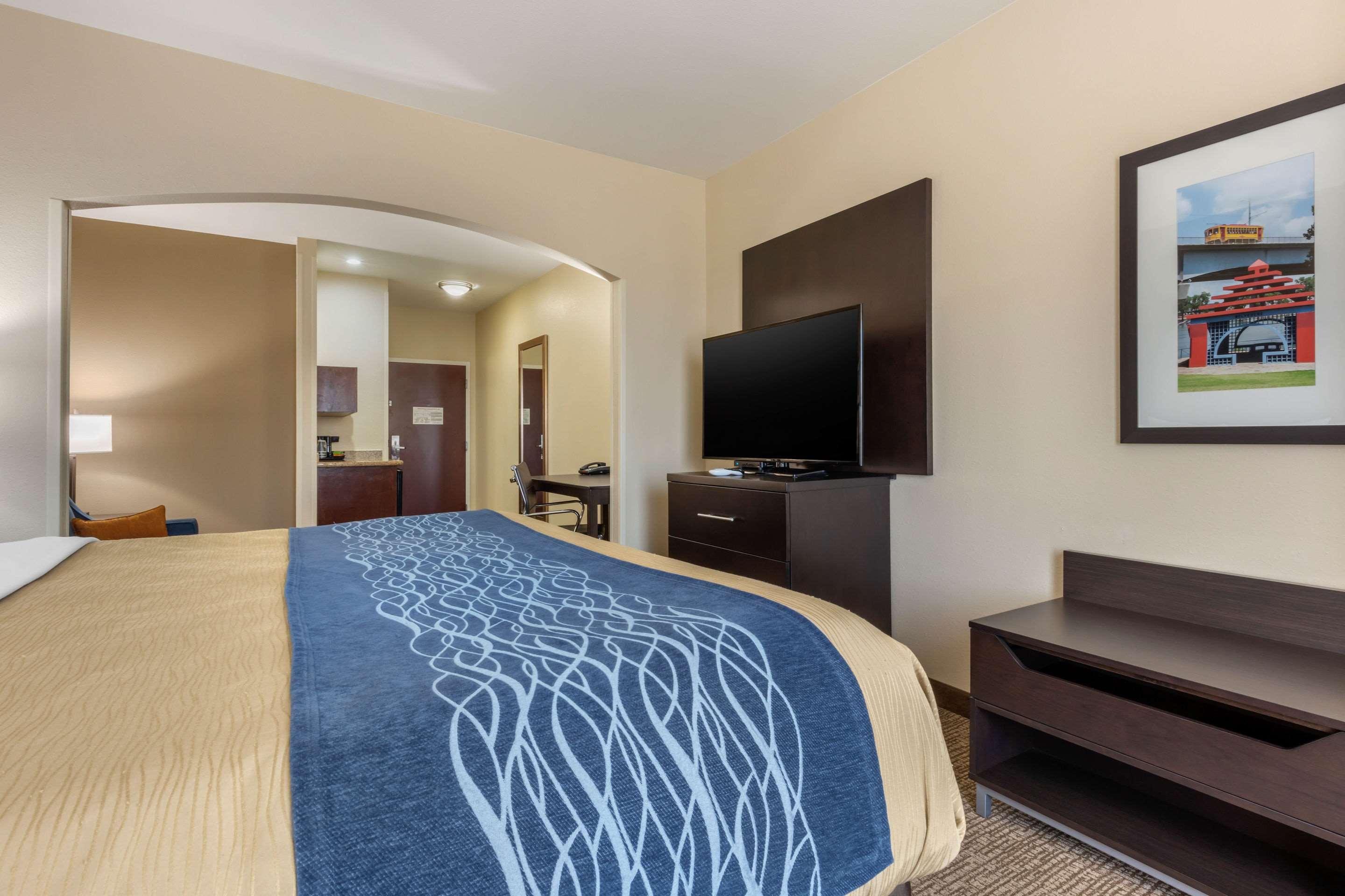Comfort Inn & Suites Little Rock — photo 4