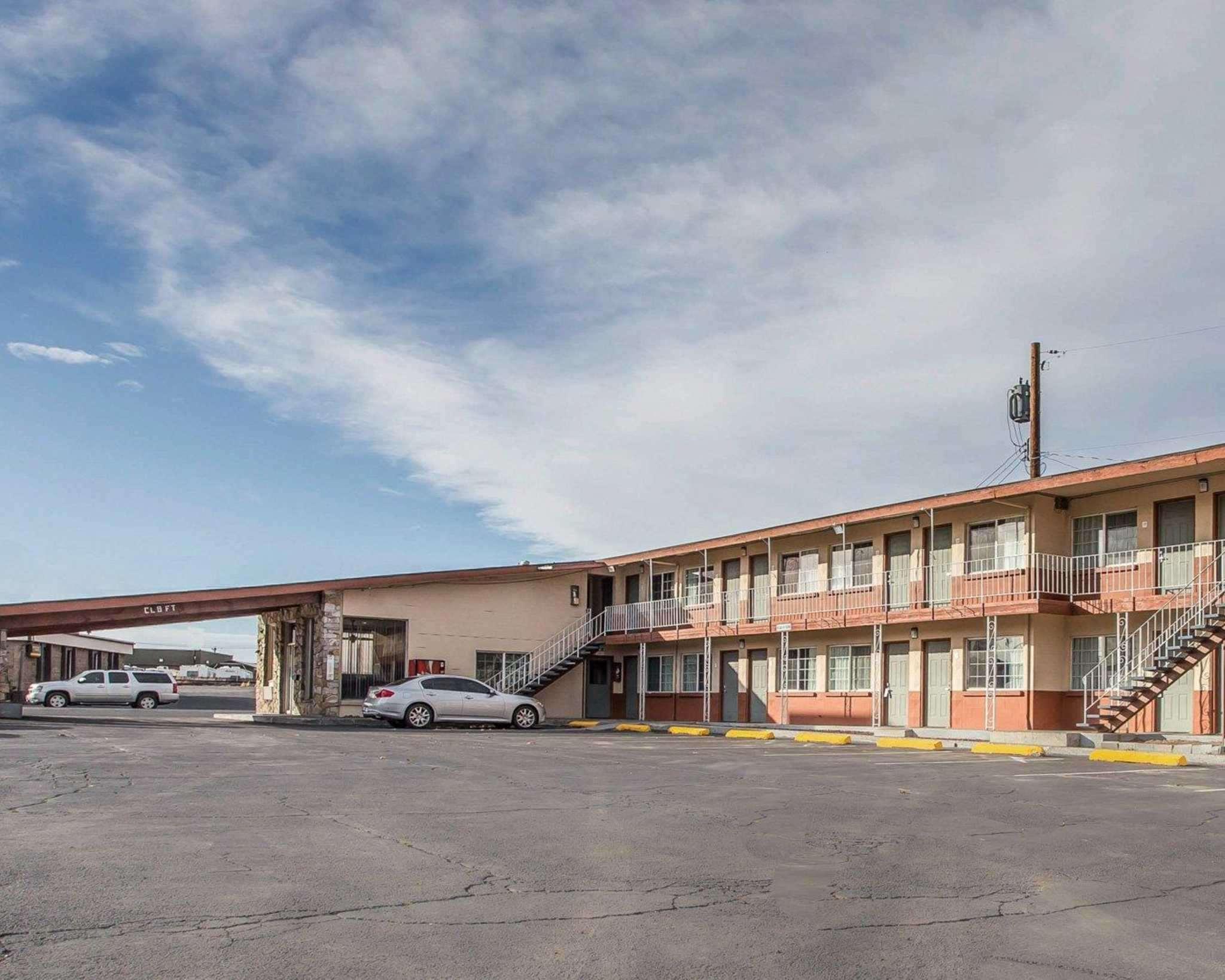 Rodeway Inn & Suites — photo 3