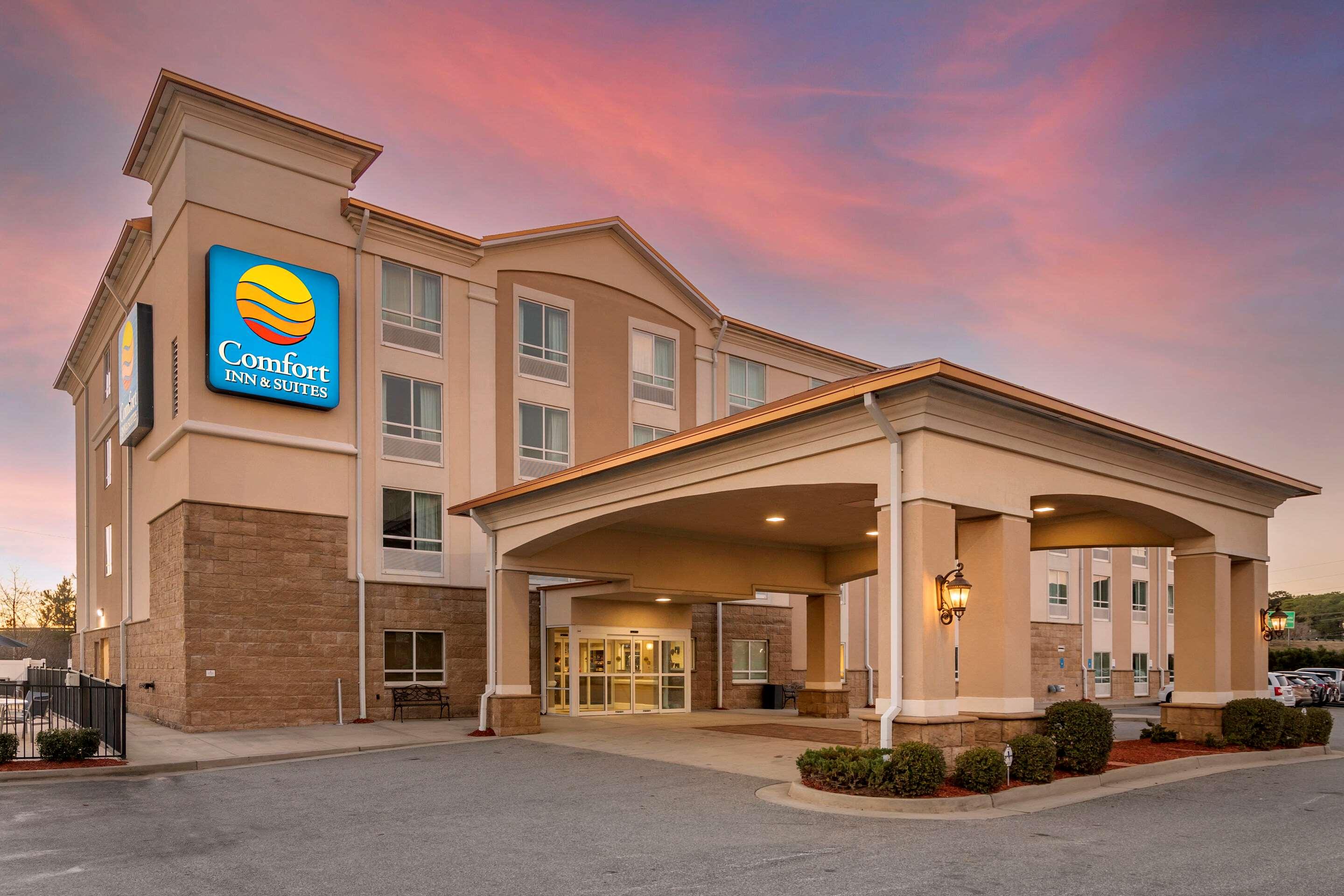 Comfort Inn & Suites — photo 4