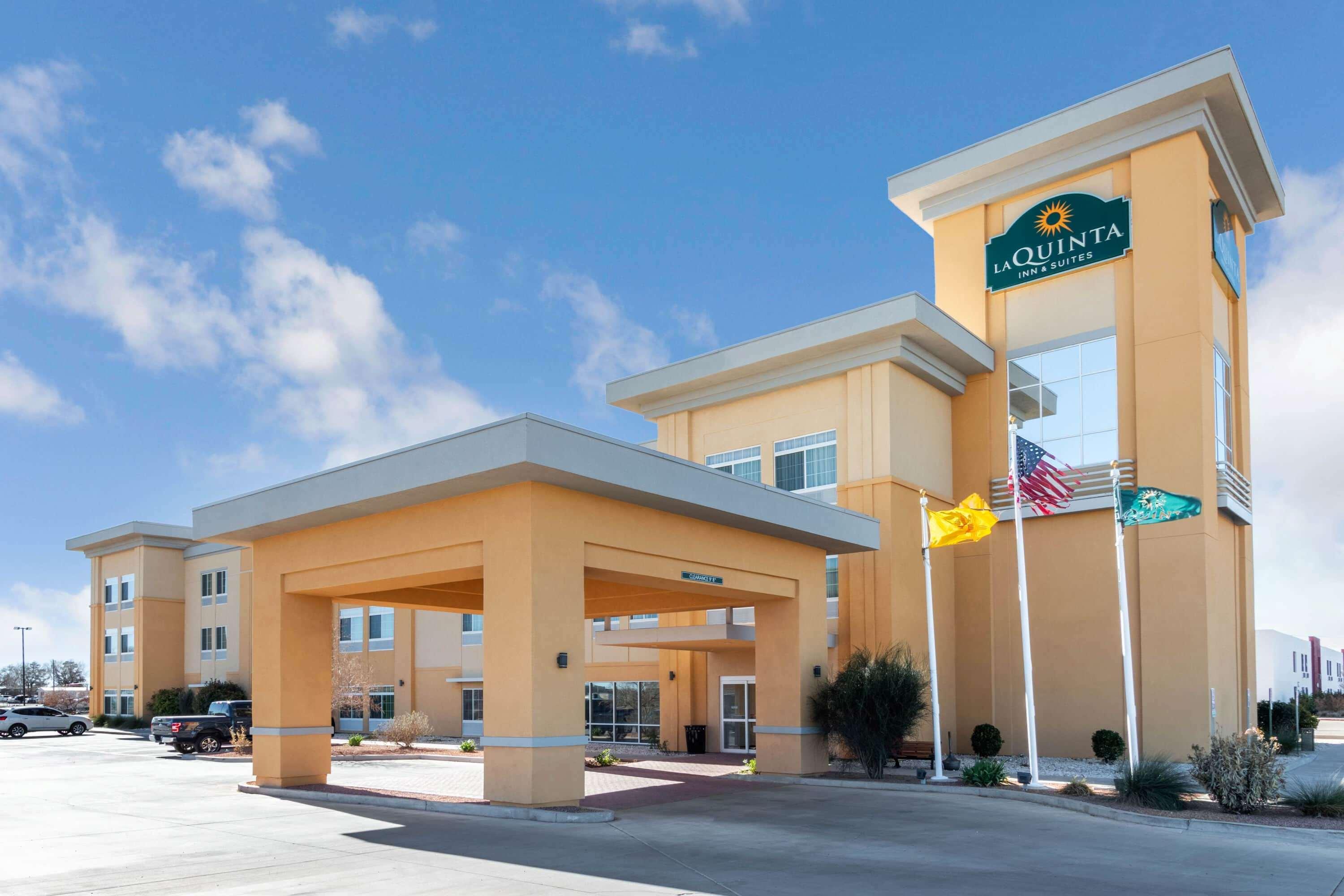 La Quinta Inn & Suites — photo 4