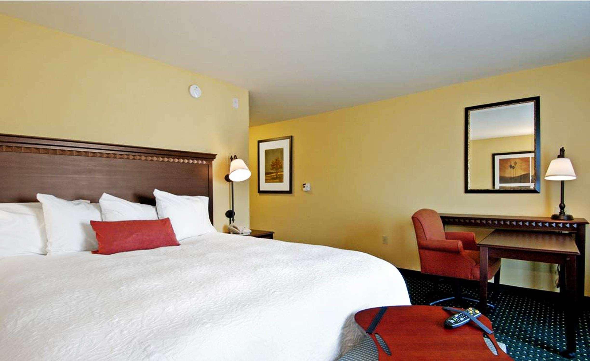 Hampton Inn & Suites Seal Beach — photo 5