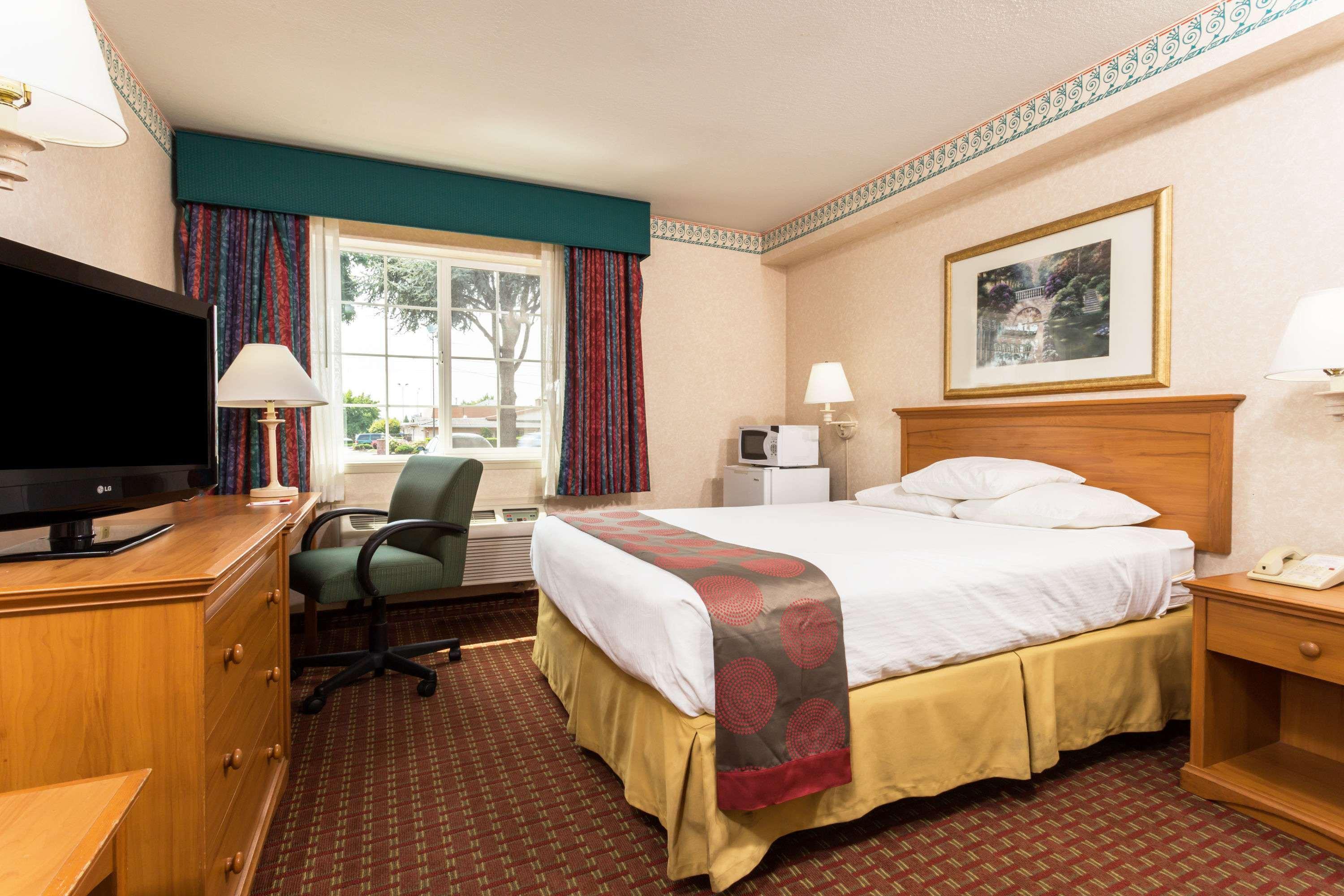 Ramada Portland — photo 4