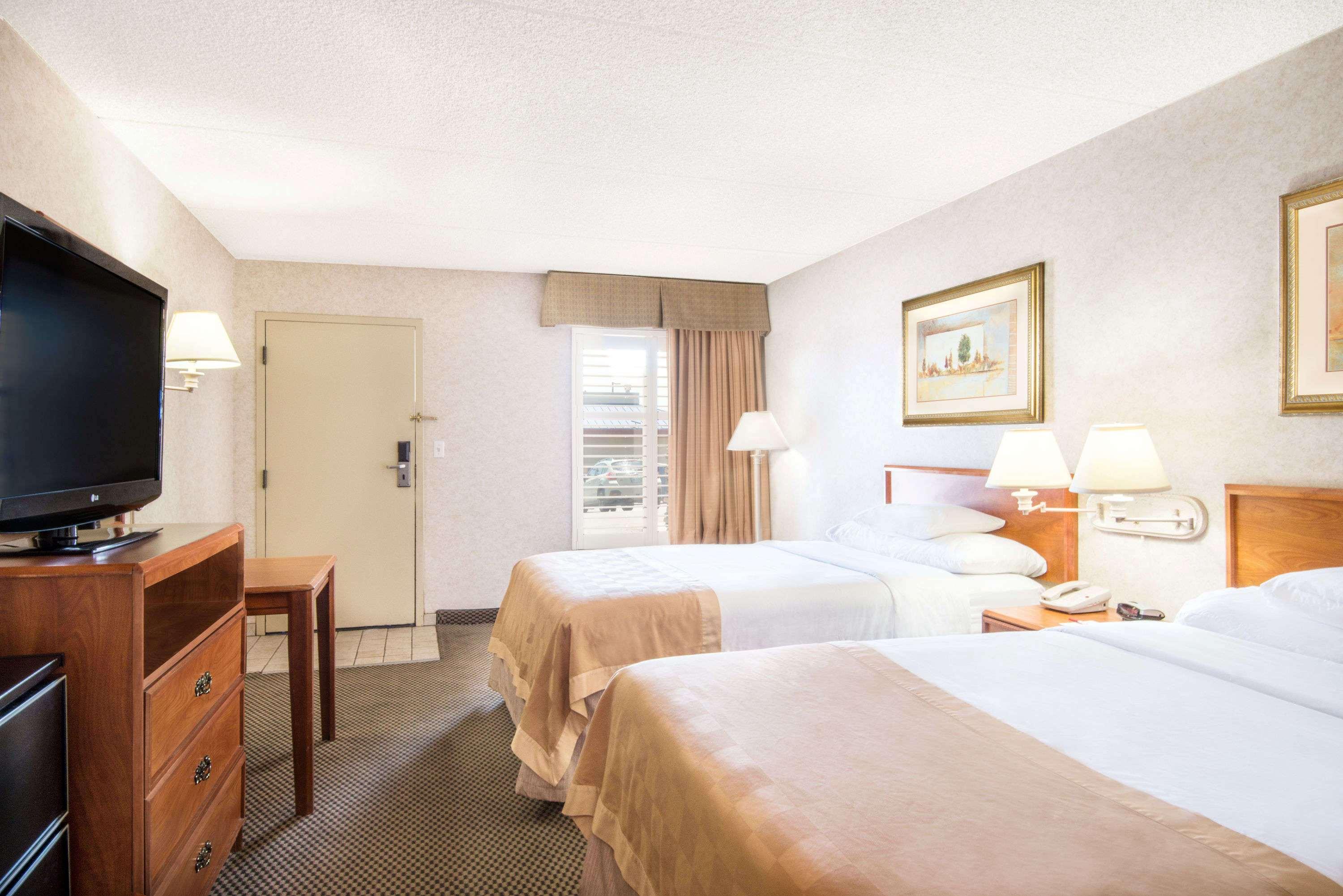 Ramada by Wyndham Pueblo — photo 4