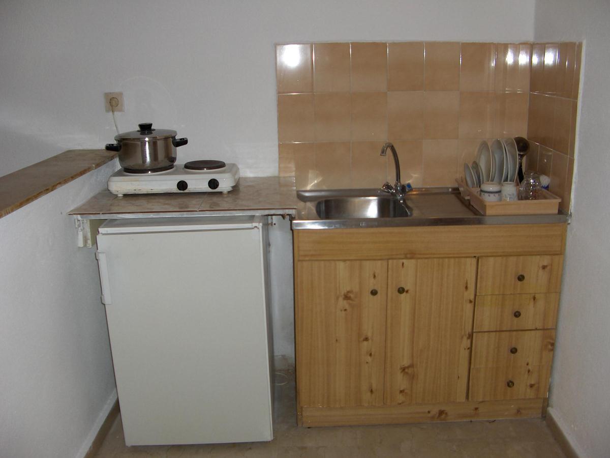Elena Pool Apartments — photo 4