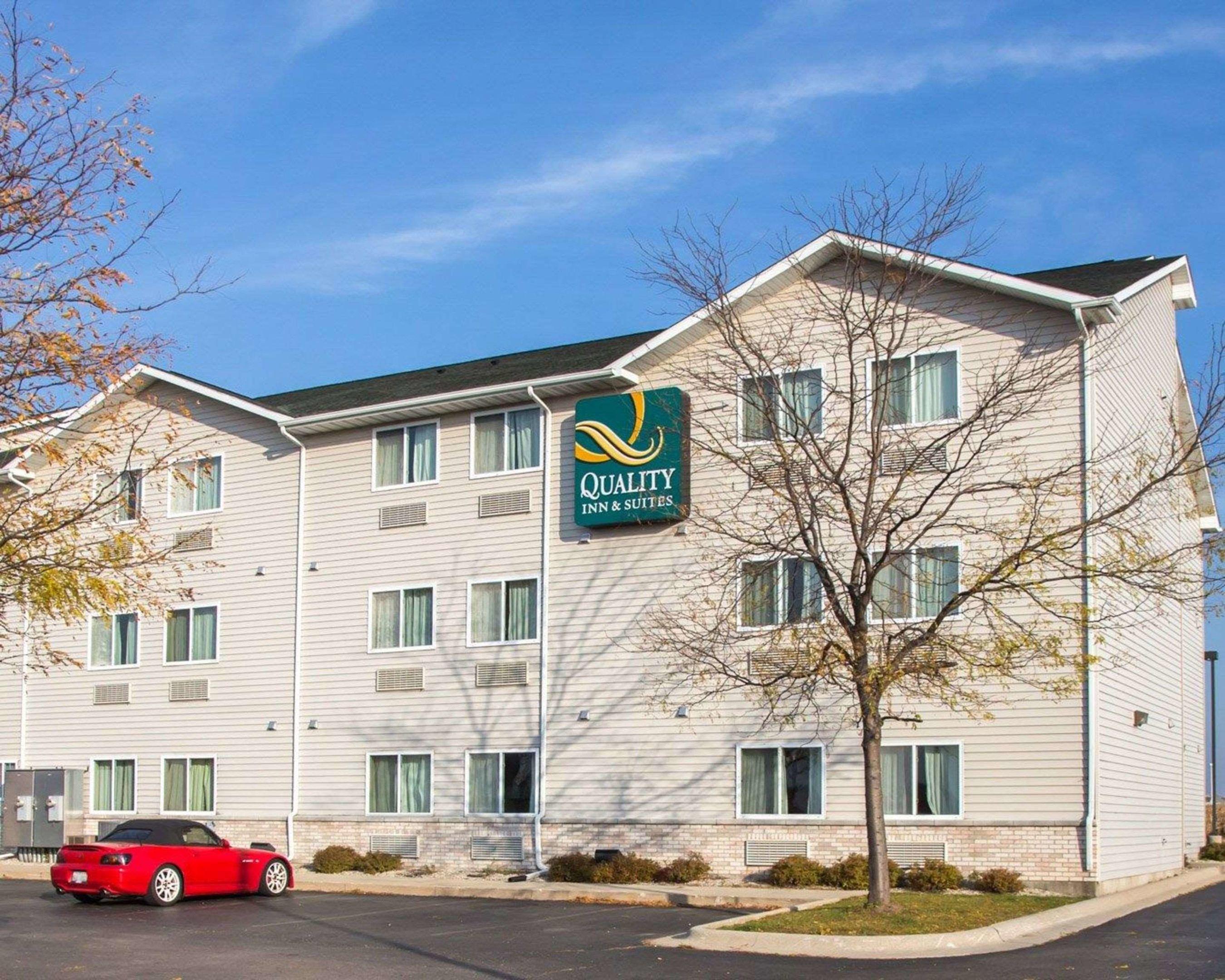 Quality Inn & Suites Loves Park — photo 3