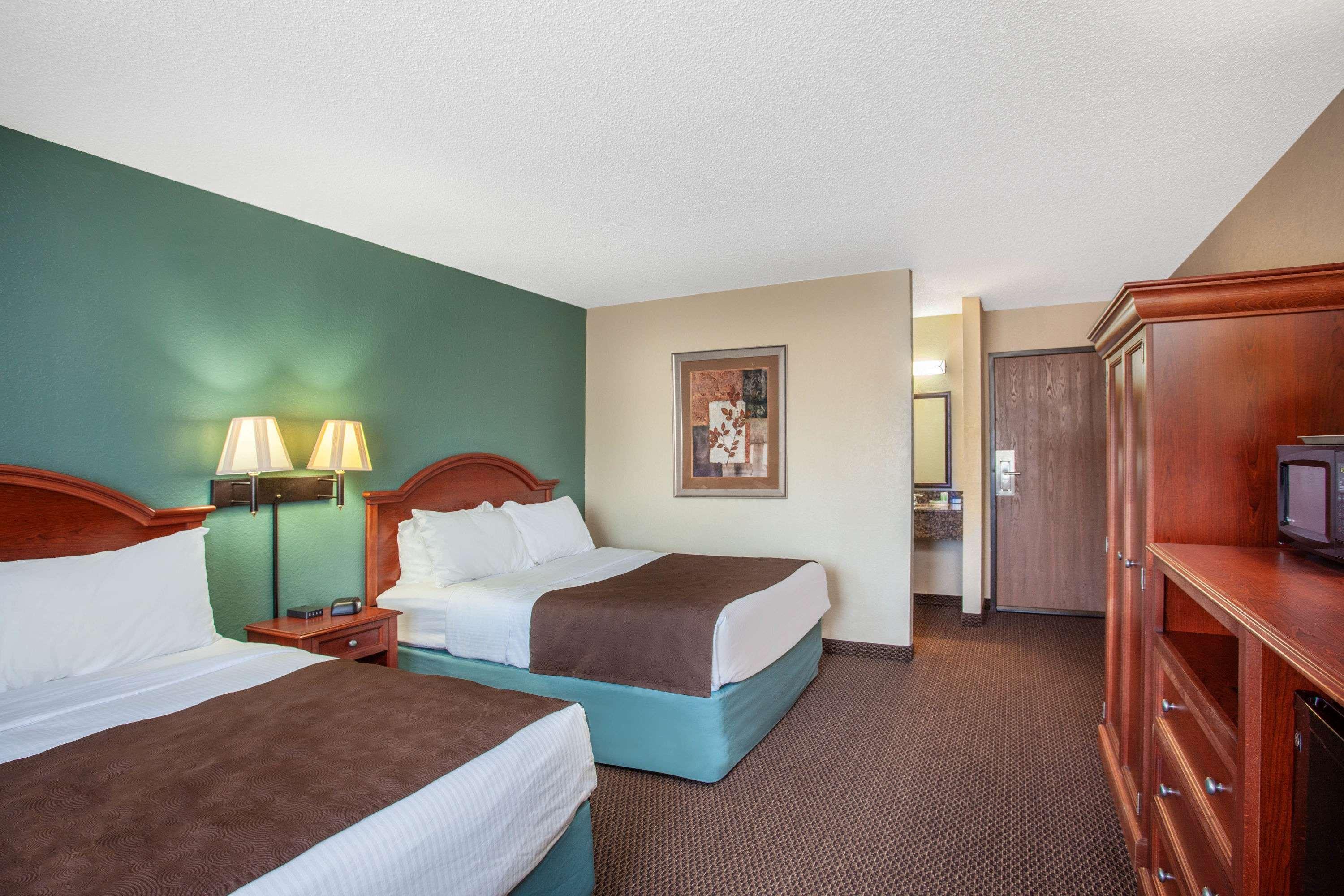 AmericInn by Wyndham St. Peter — photo 4