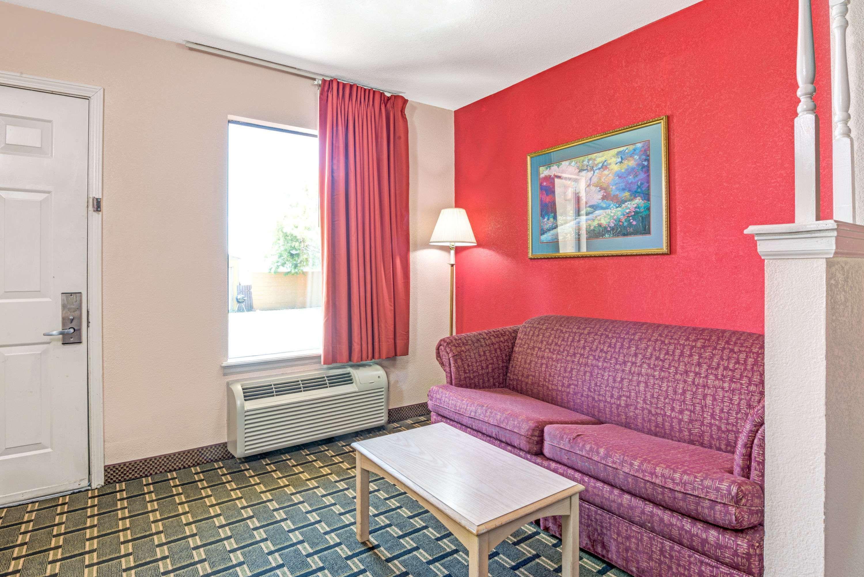 Days Inn & Suites by Wyndham Osceola AR — photo 5