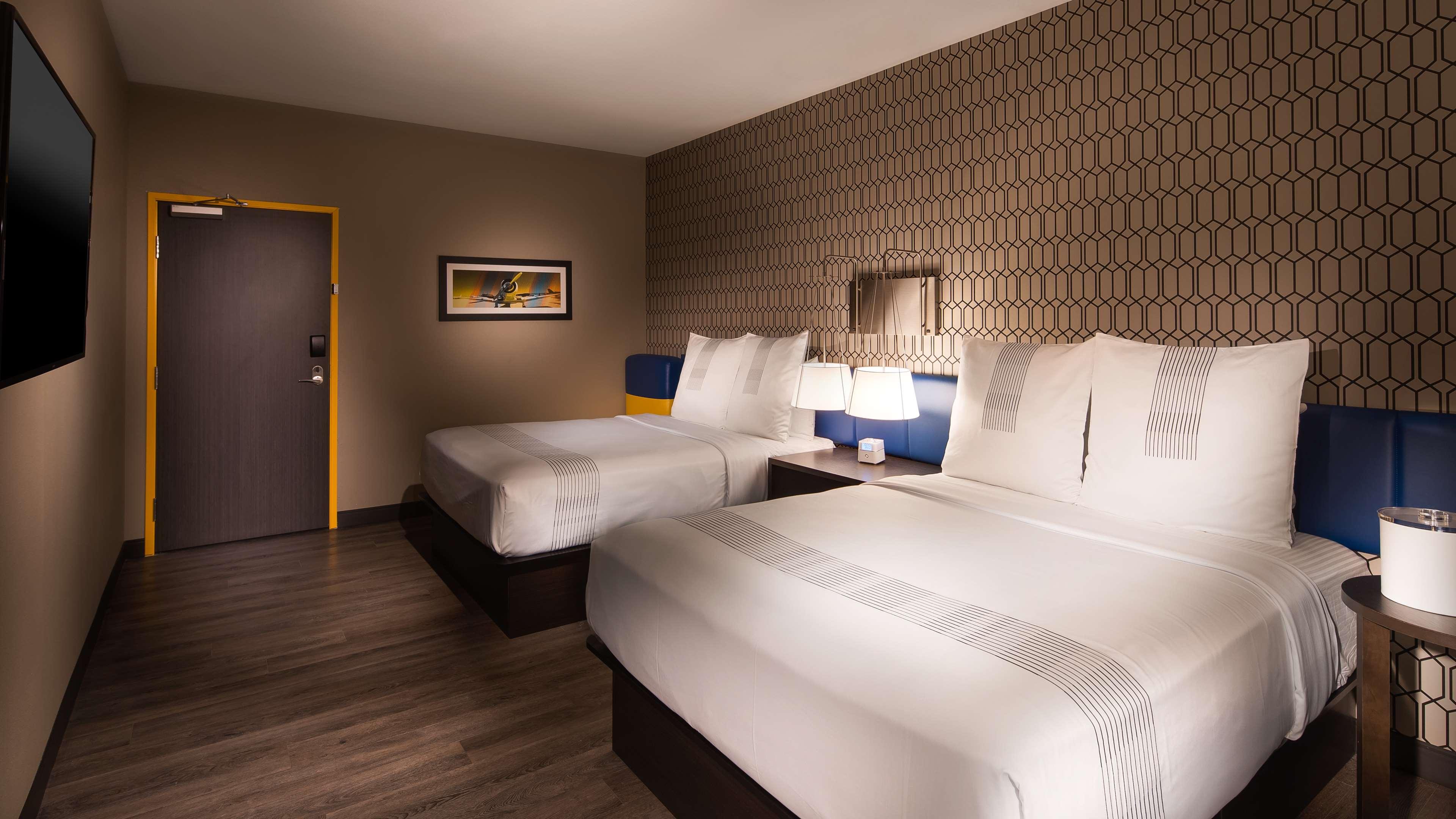 GLo by Best Western DeSoto Dallas — photo 5