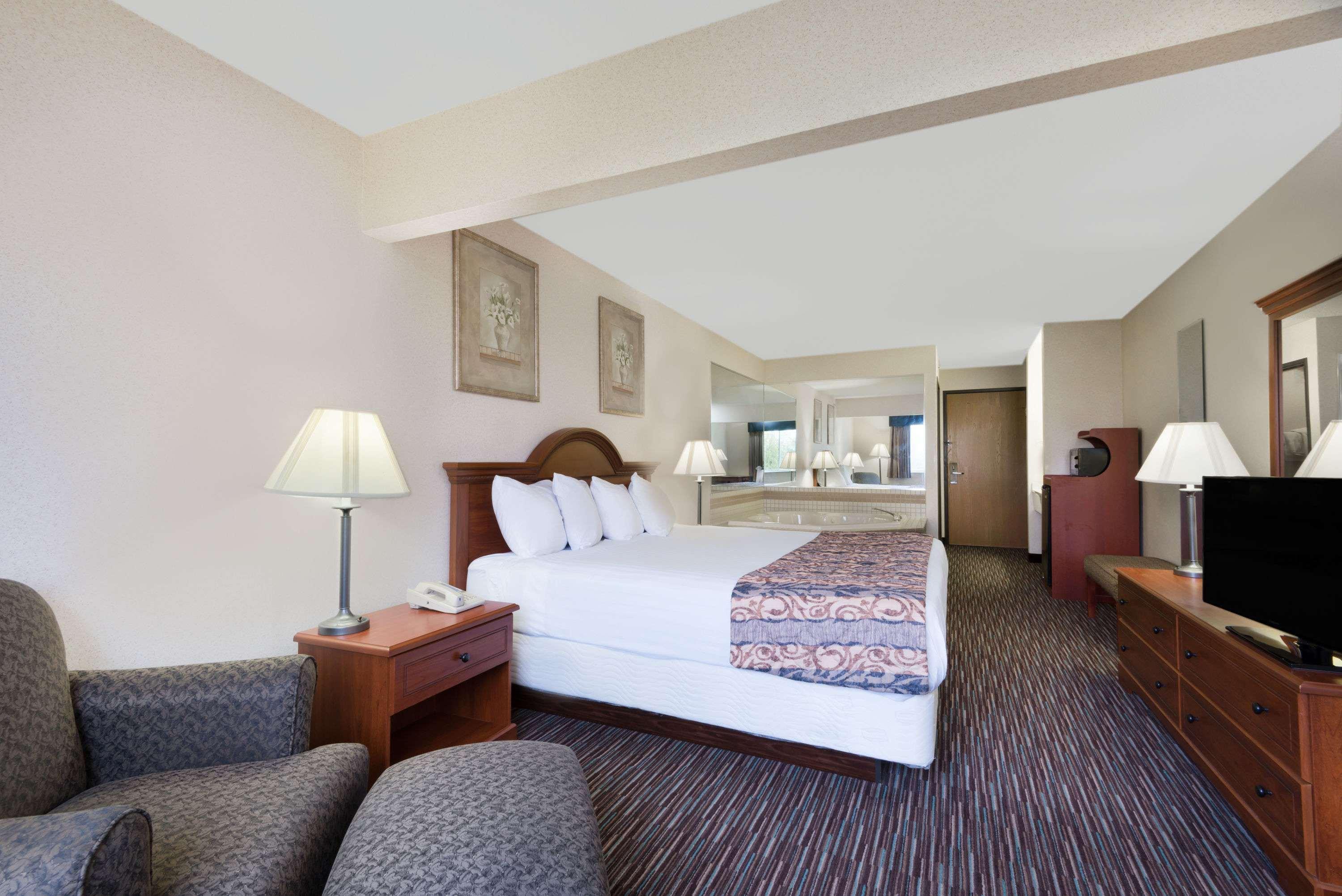 Baymont by Wyndham Columbus/Rickenbacker — photo 4
