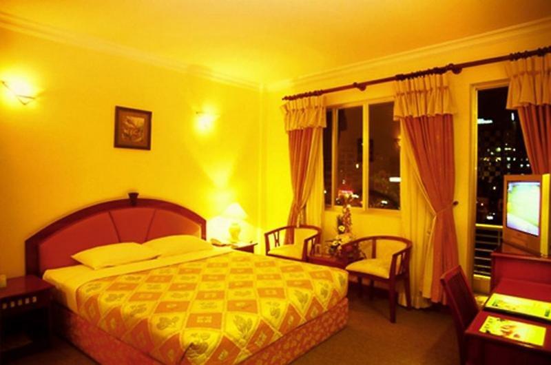 Liberty Hotel Saigon Greenview — photo 4