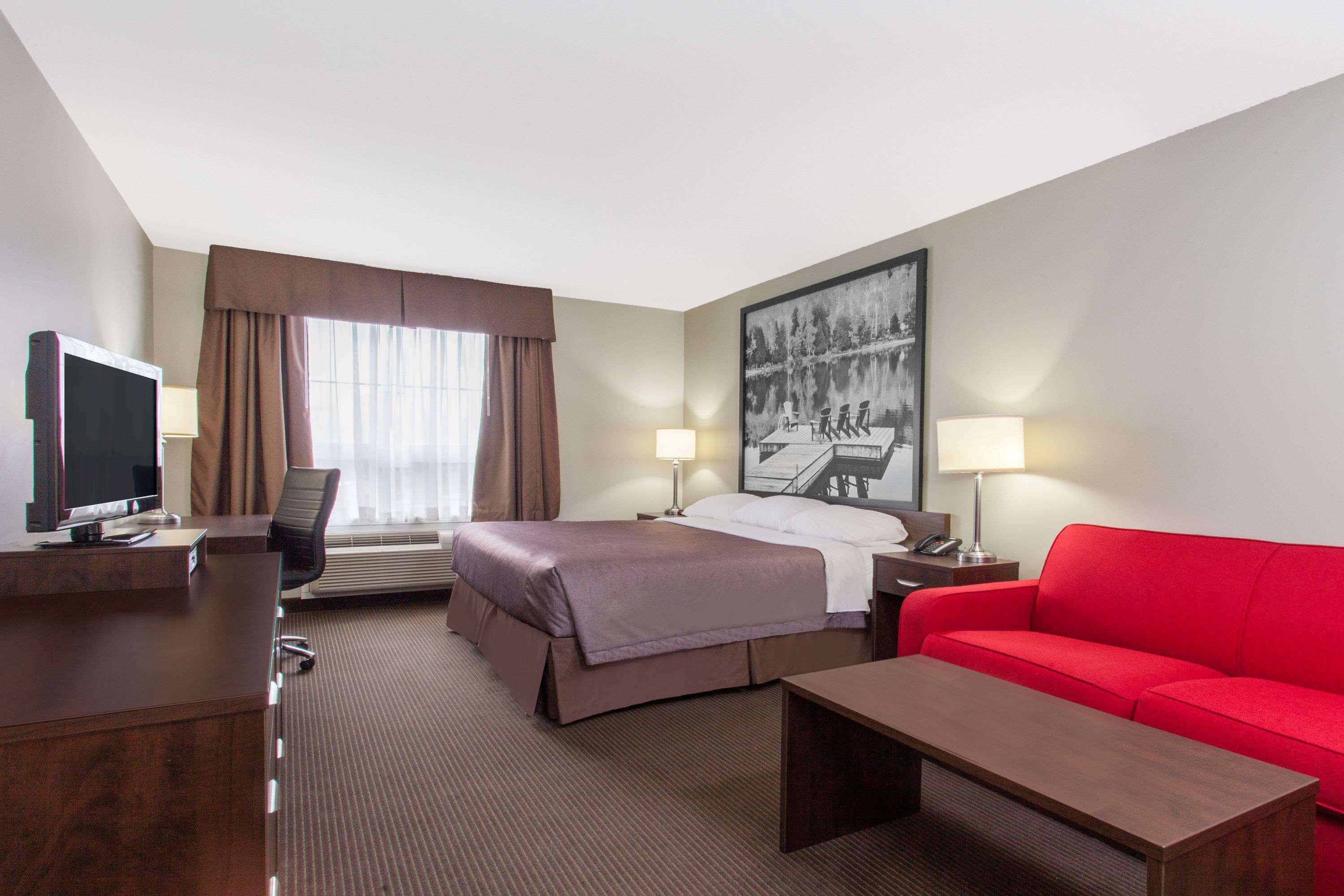 Super 8 by Wyndham Red Lake ON — photo 4