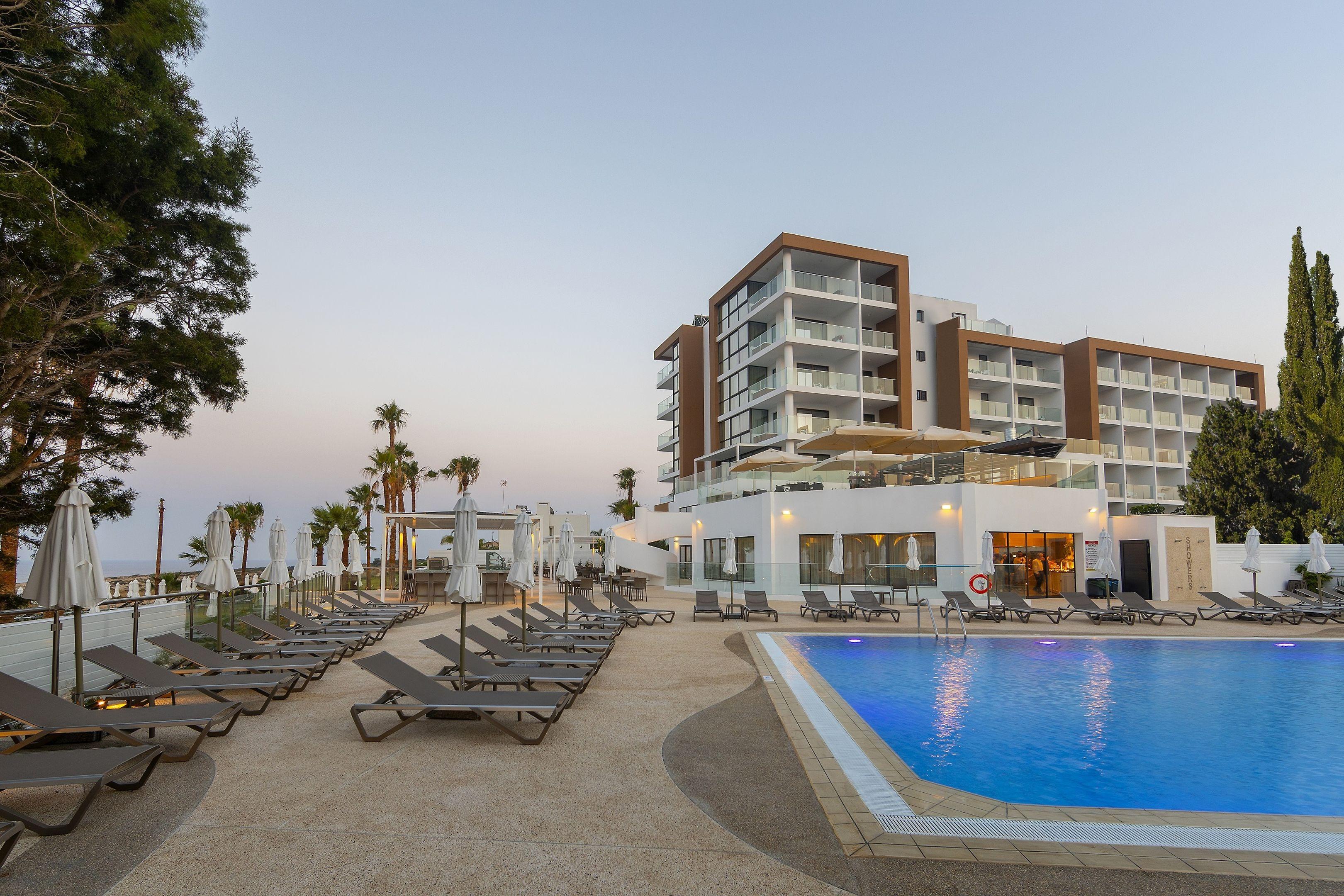 Leonardo Crystal Cove Hotel and Spa by the Sea — photo 3