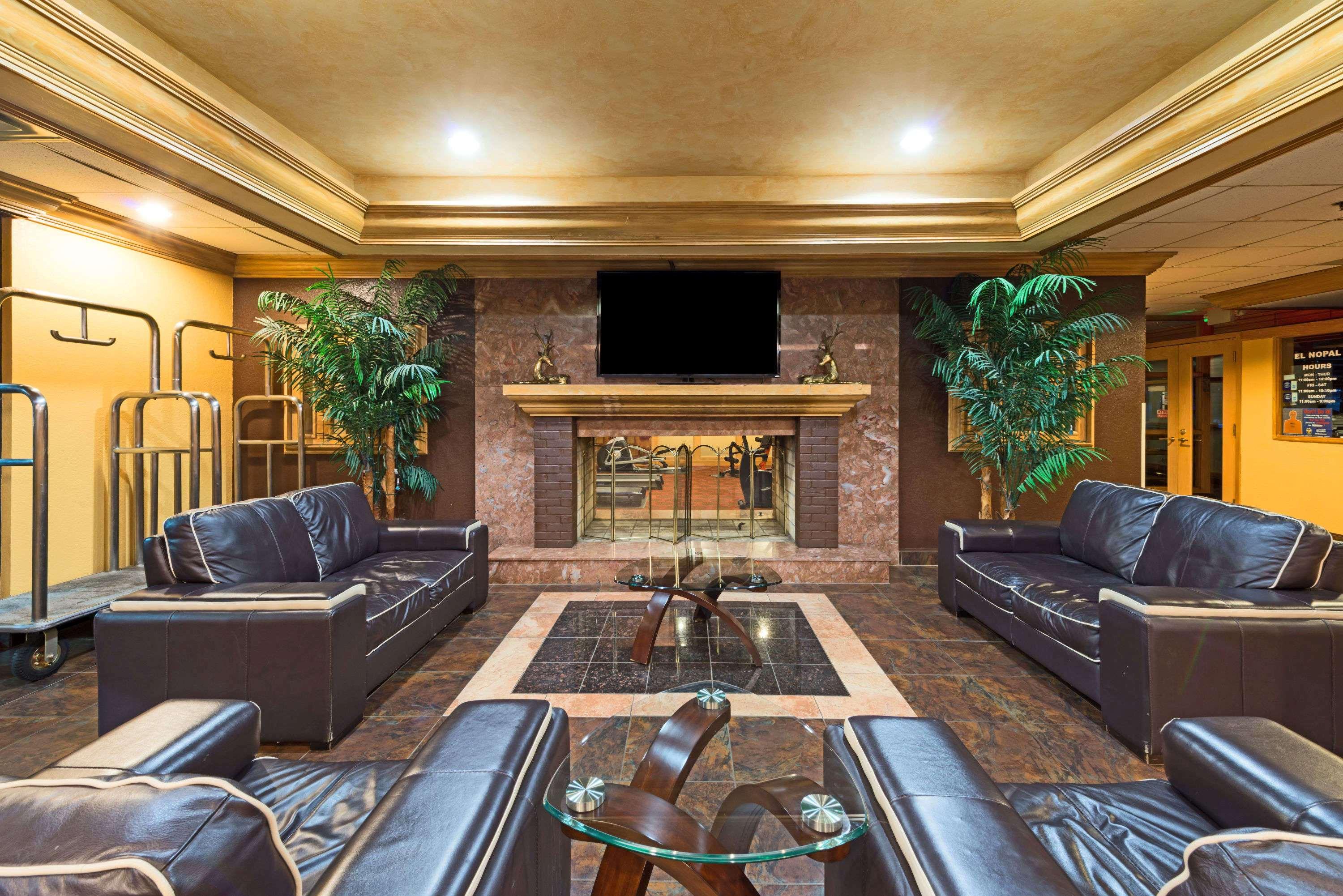Ramada Louisville North — photo 4