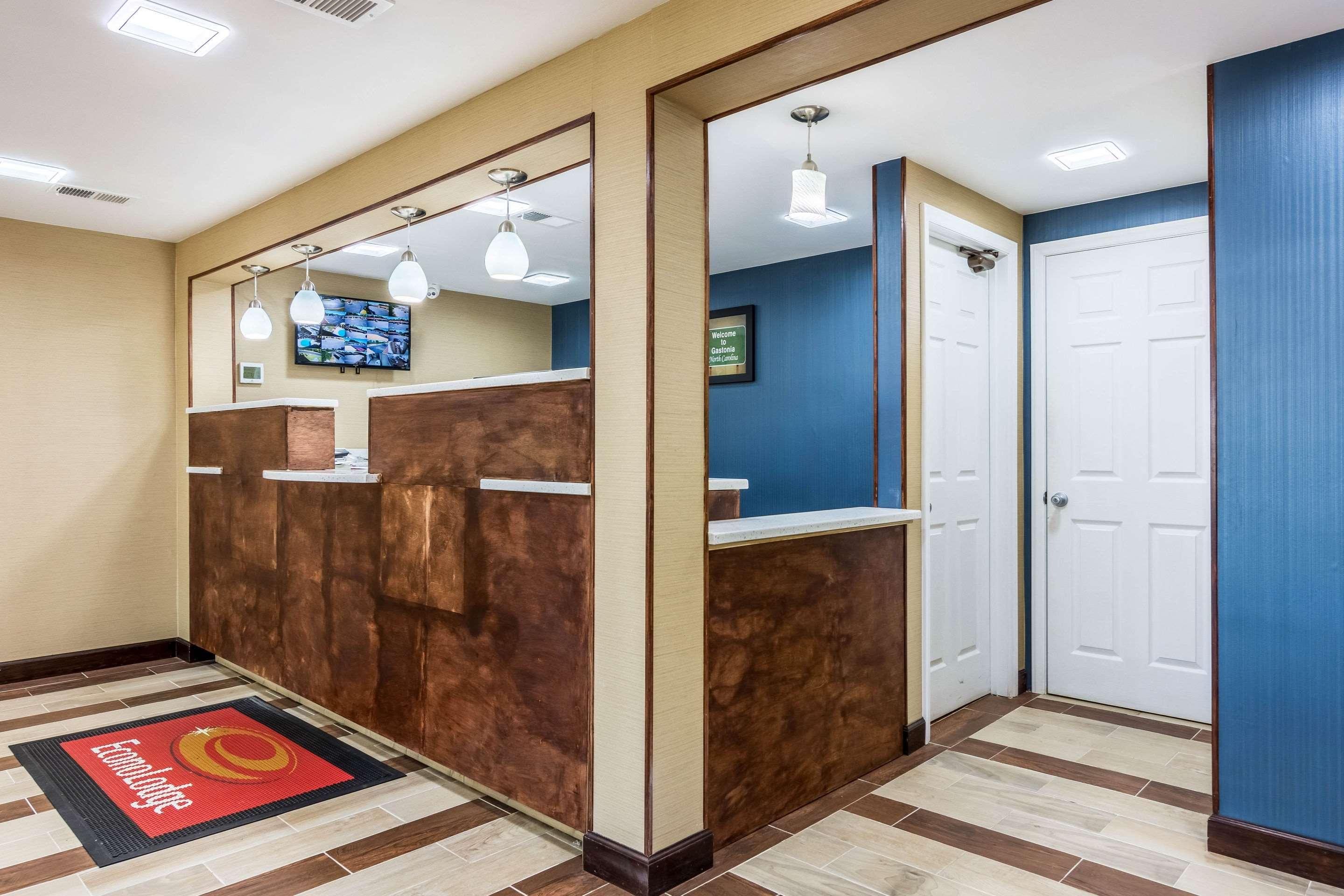 Econo Lodge — photo 5
