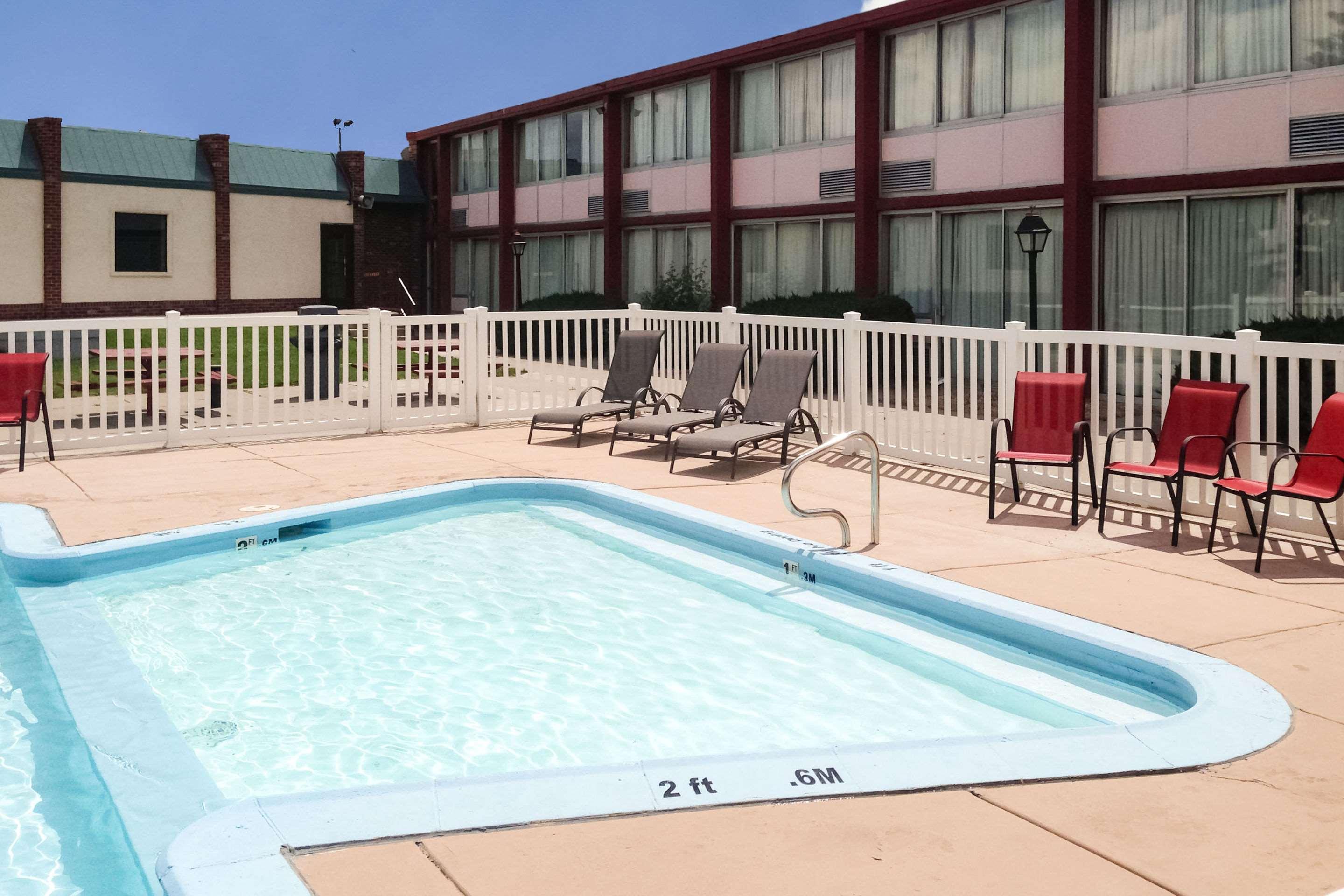 Econo Lodge — photo 5