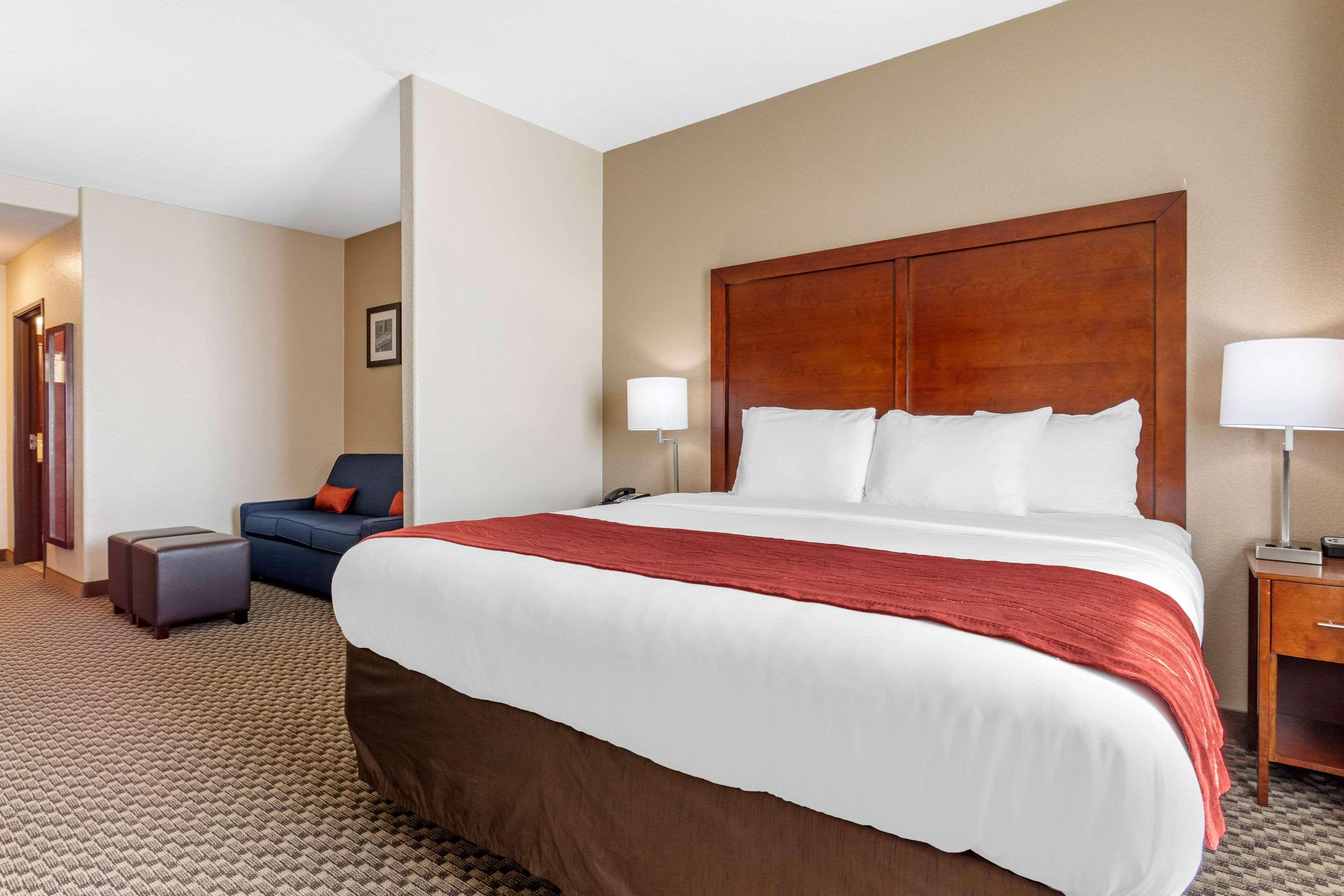 Comfort Inn & Suites Navasota — photo 4