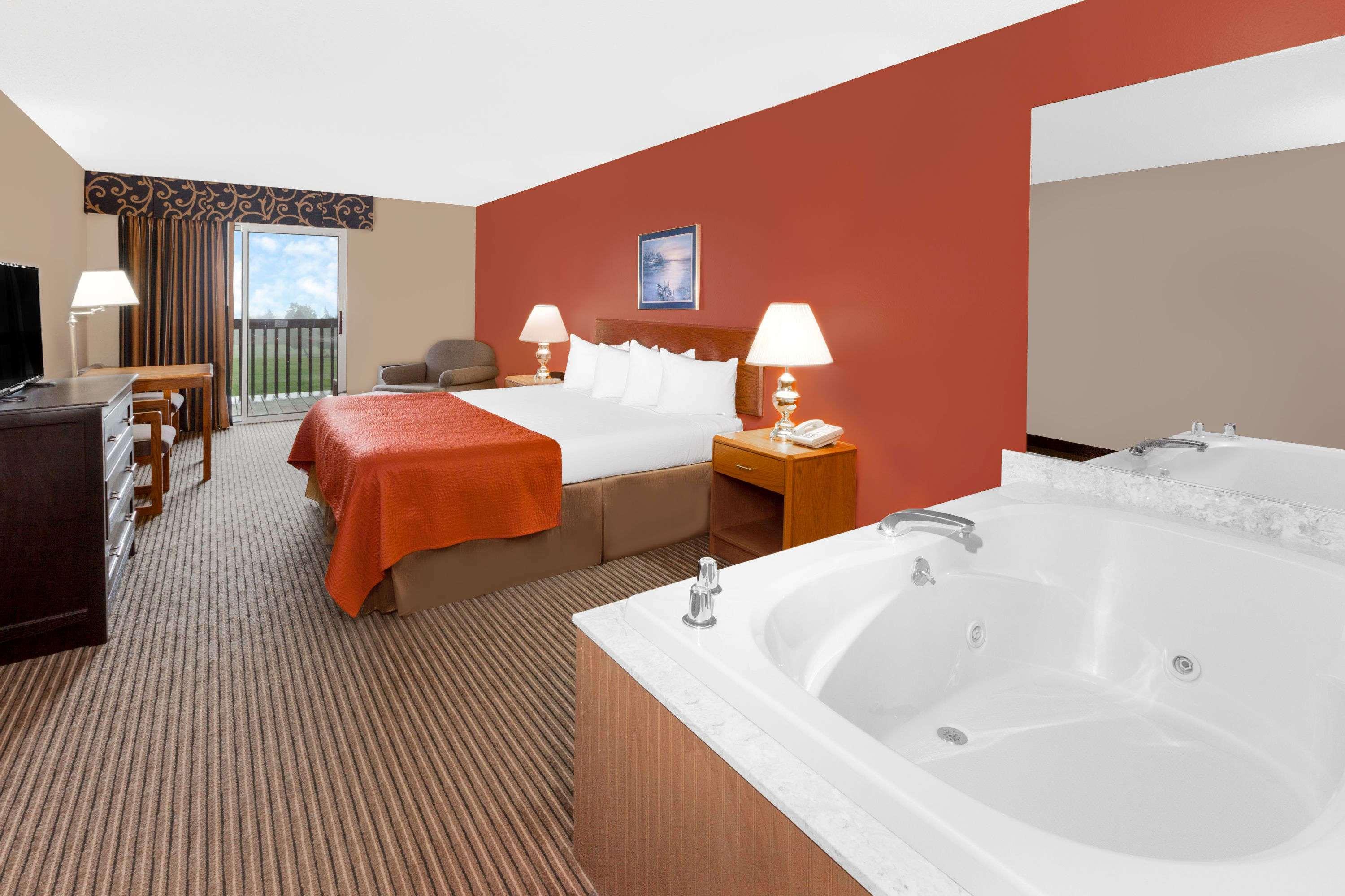 Super 8 by Wyndham St. Ignace — photo 4