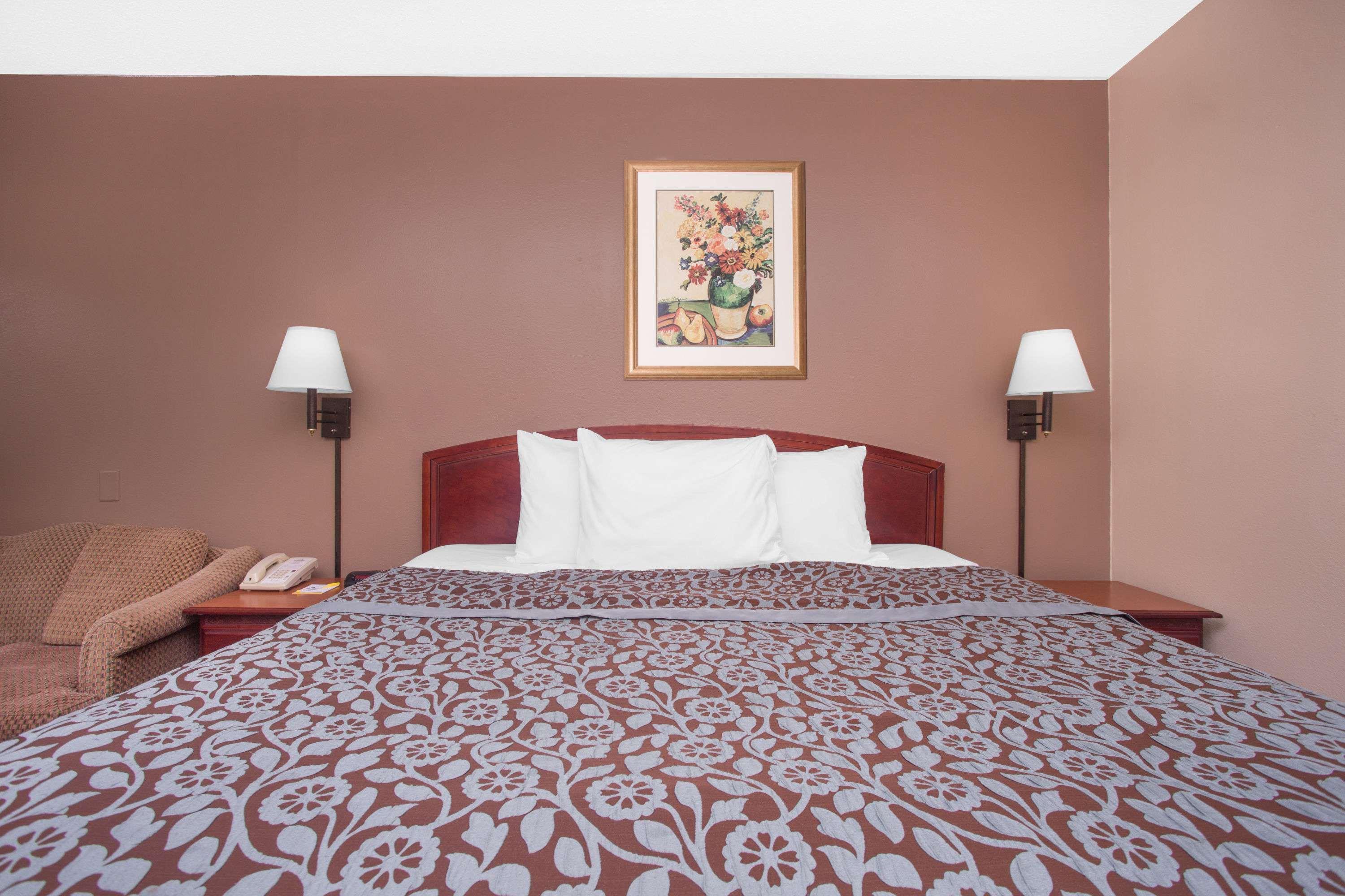 Days Inn by Wyndham Dublin GA — photo 4