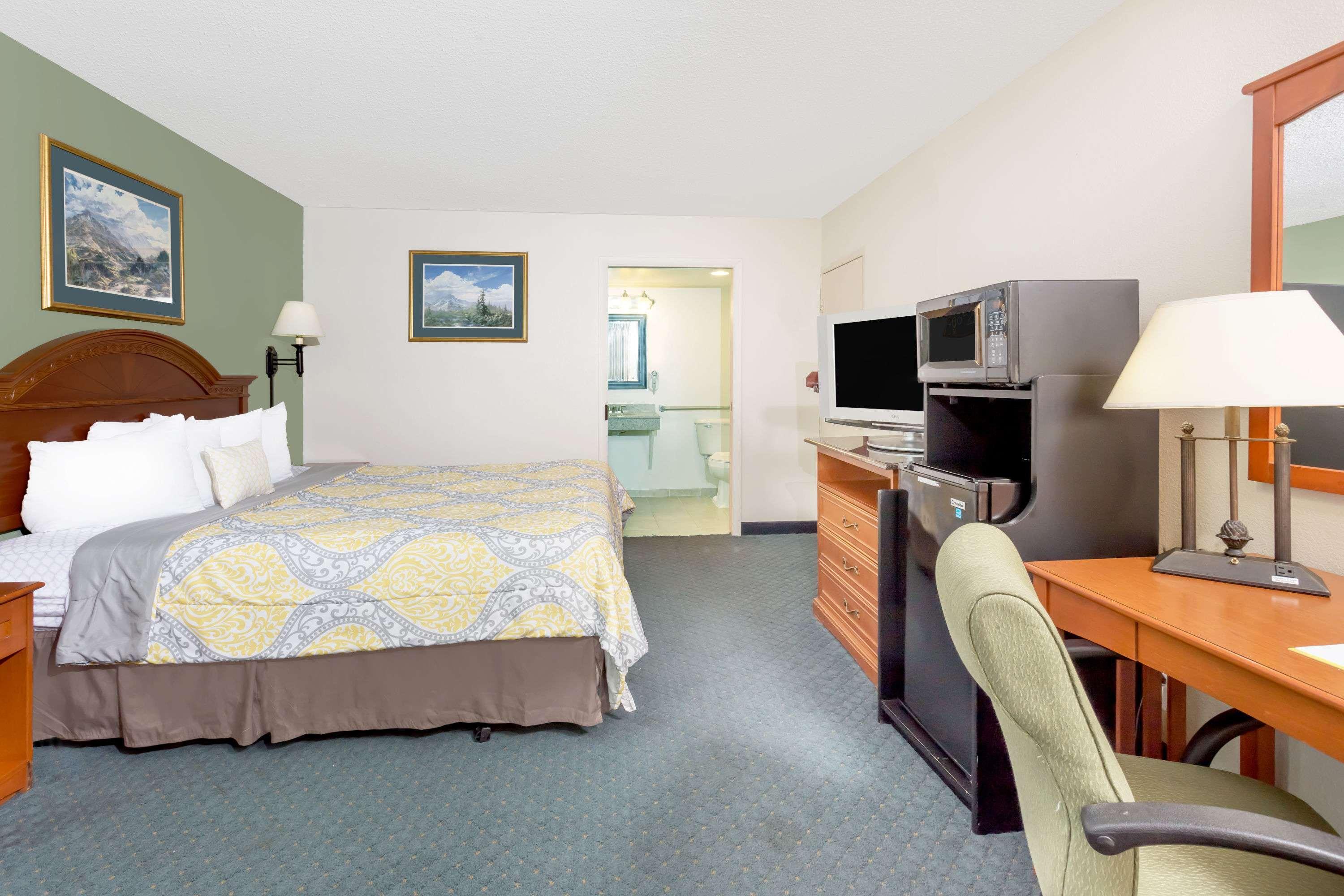 Days Inn University Plaza — photo 5