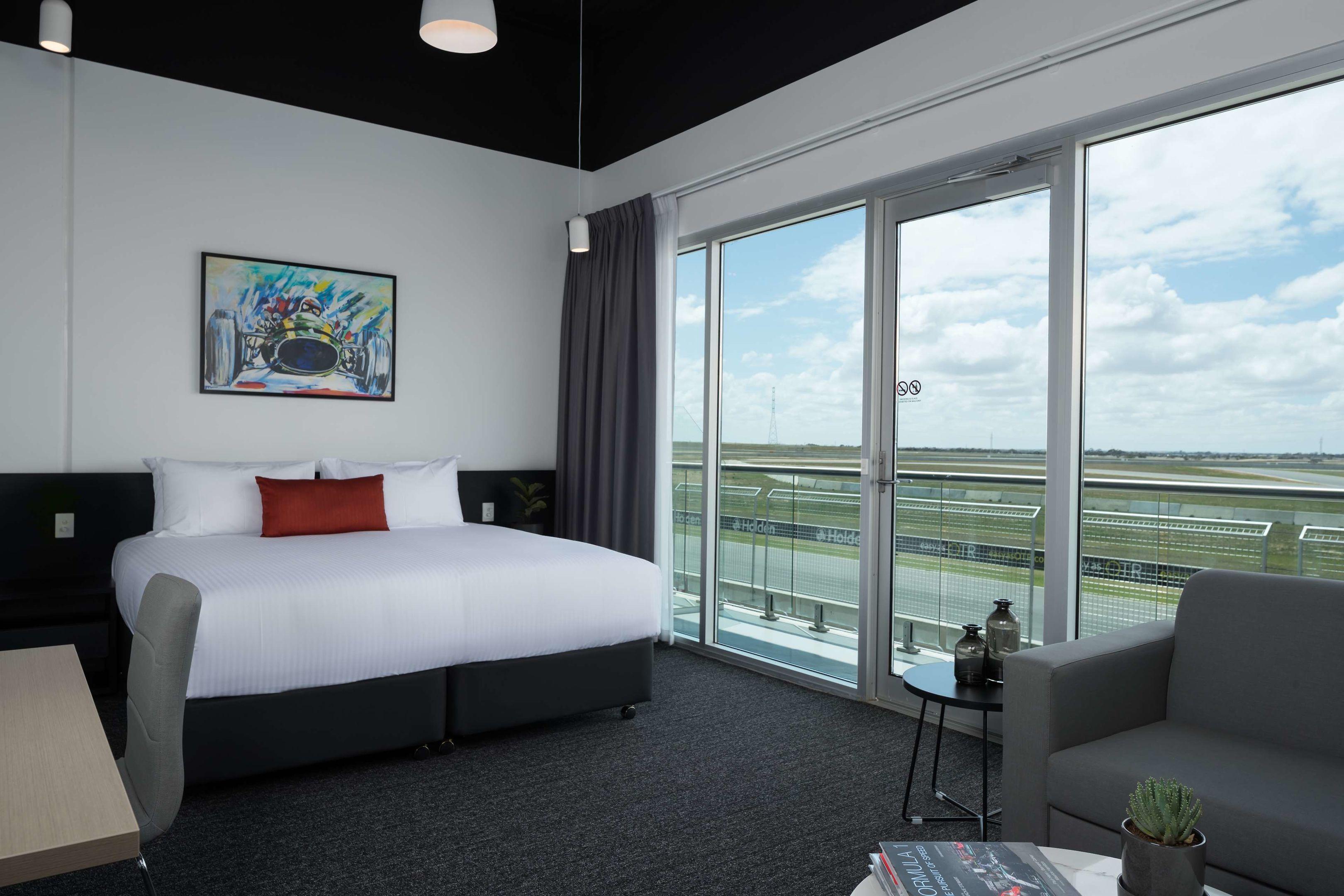 Rydges Pit Lane Hotel — photo 5
