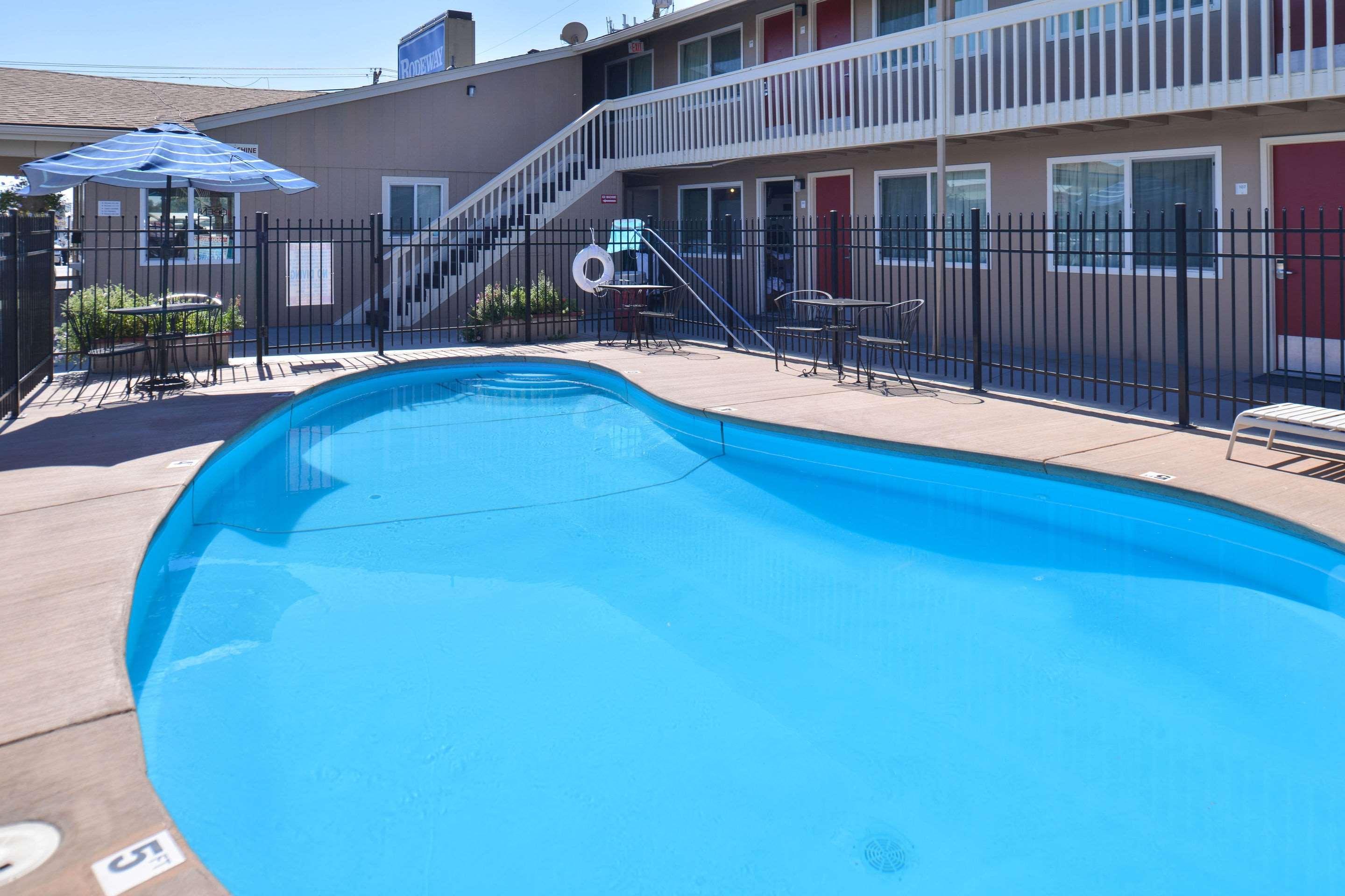 Rodeway Inn — photo 4
