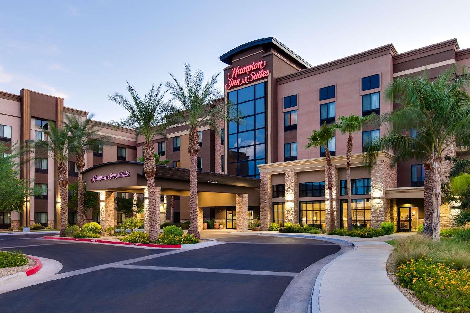 Hampton Inn & Suites Phoenix Glendale-Westgate — photo 3