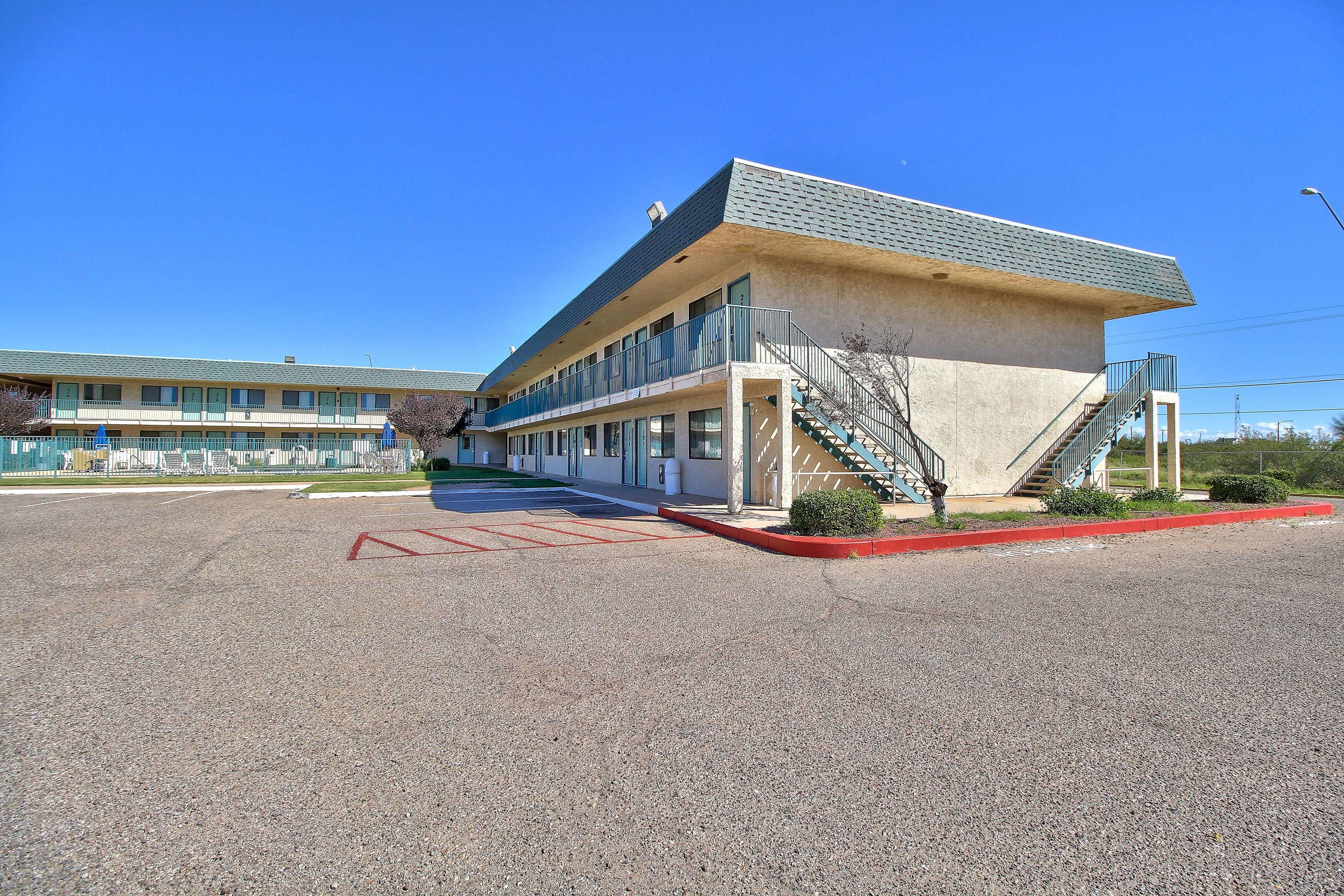 Motel 6 Douglas — photo 4