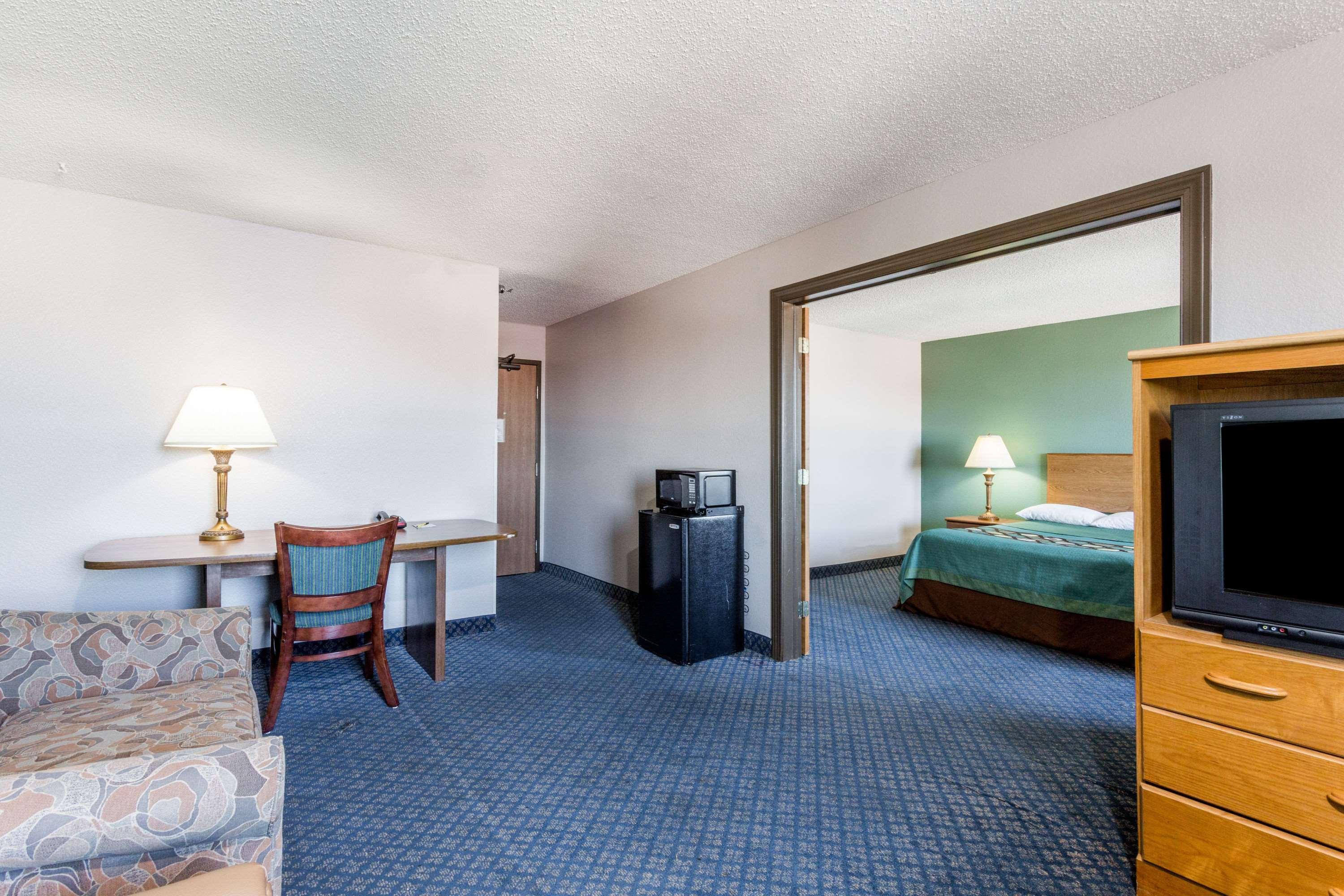 Super 8 by Wyndham Richmond Midlothian Turnpike — photo 5