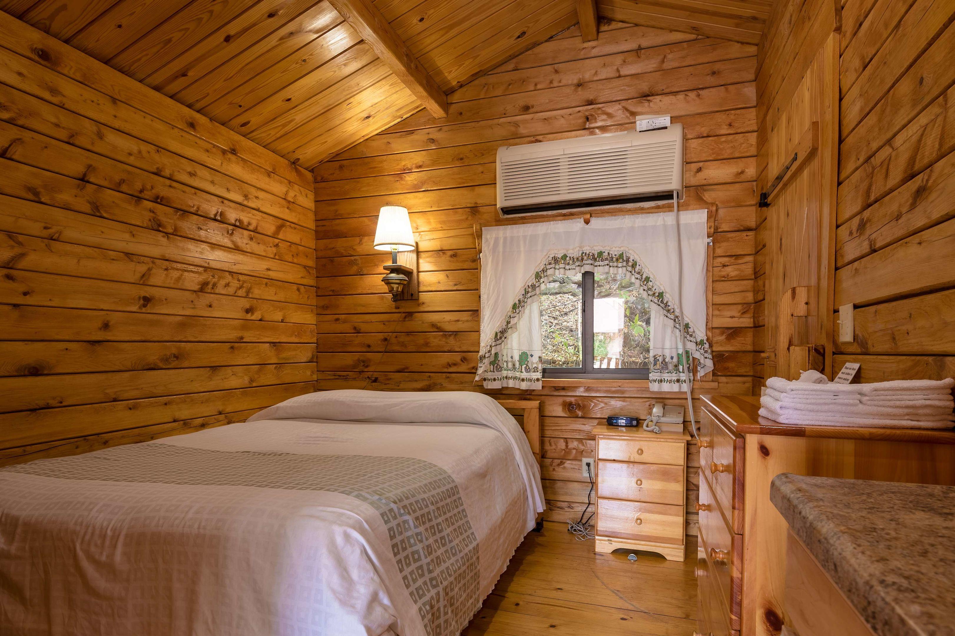 Americas Best Value Inn by the River Hot Springs — photo 4