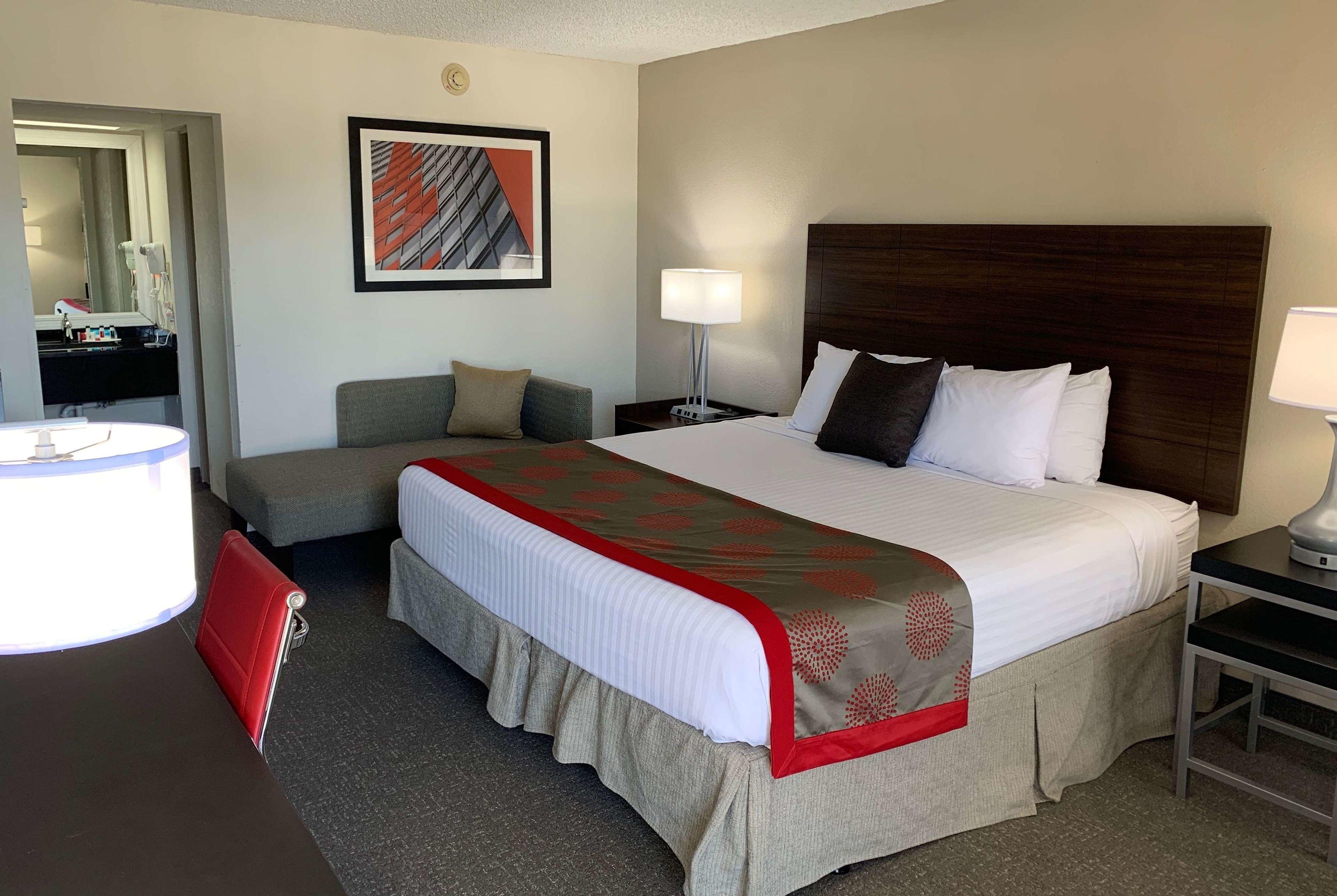 Ramada by Wyndham Sarasota — photo 4