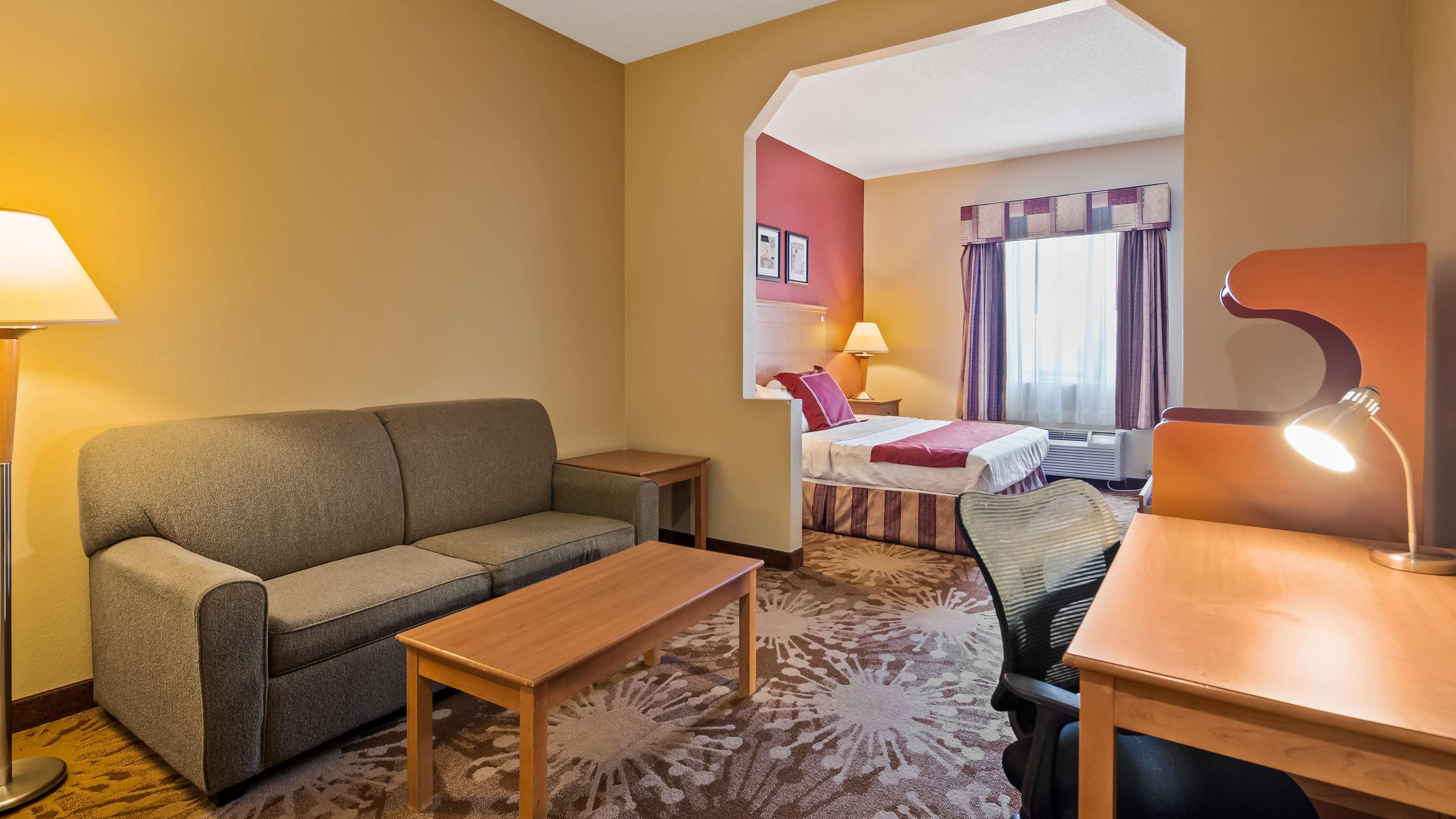 Best Western Plus New Cumberland Inn & Suites — photo 4