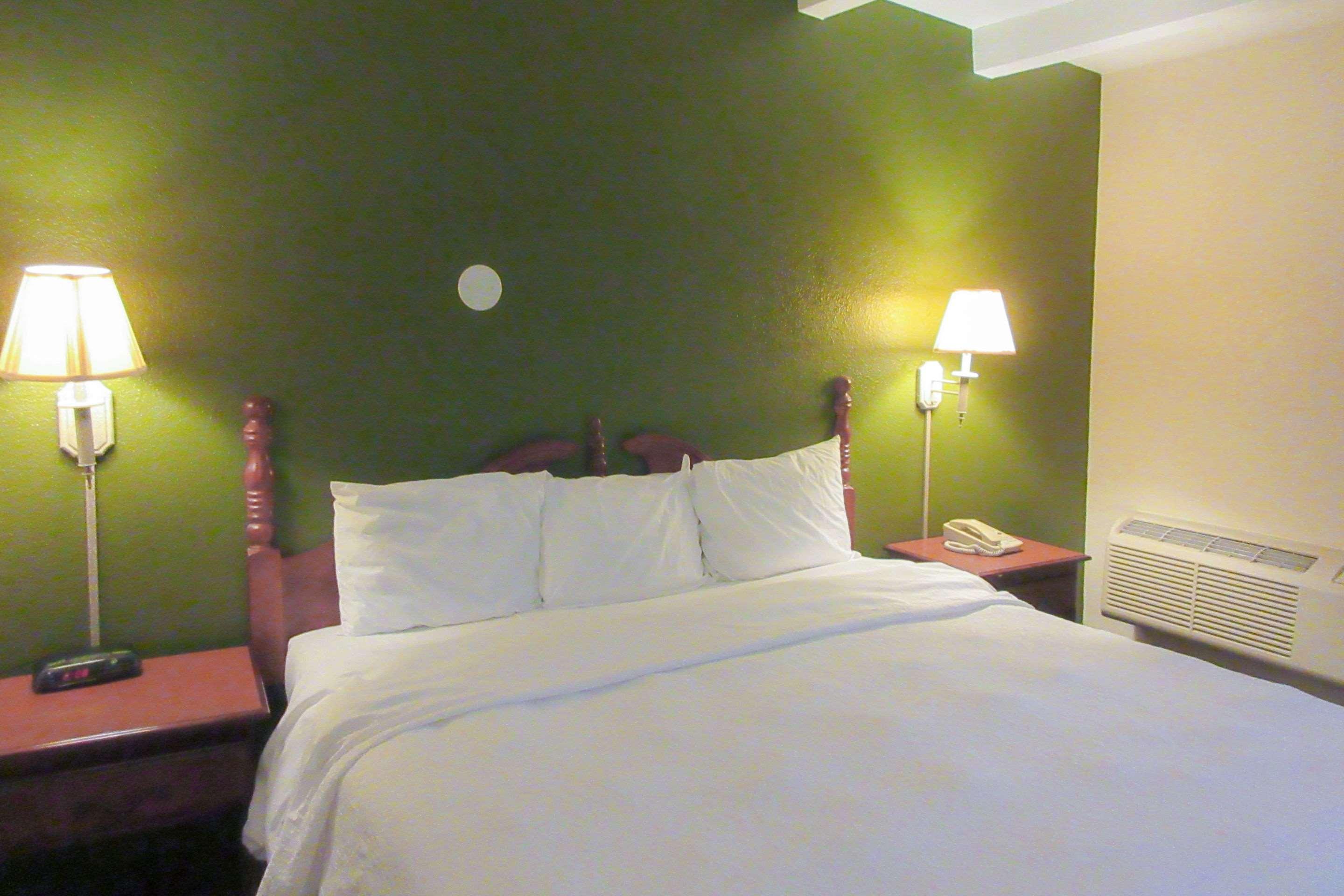 Economy Inn Zanesville — photo 4