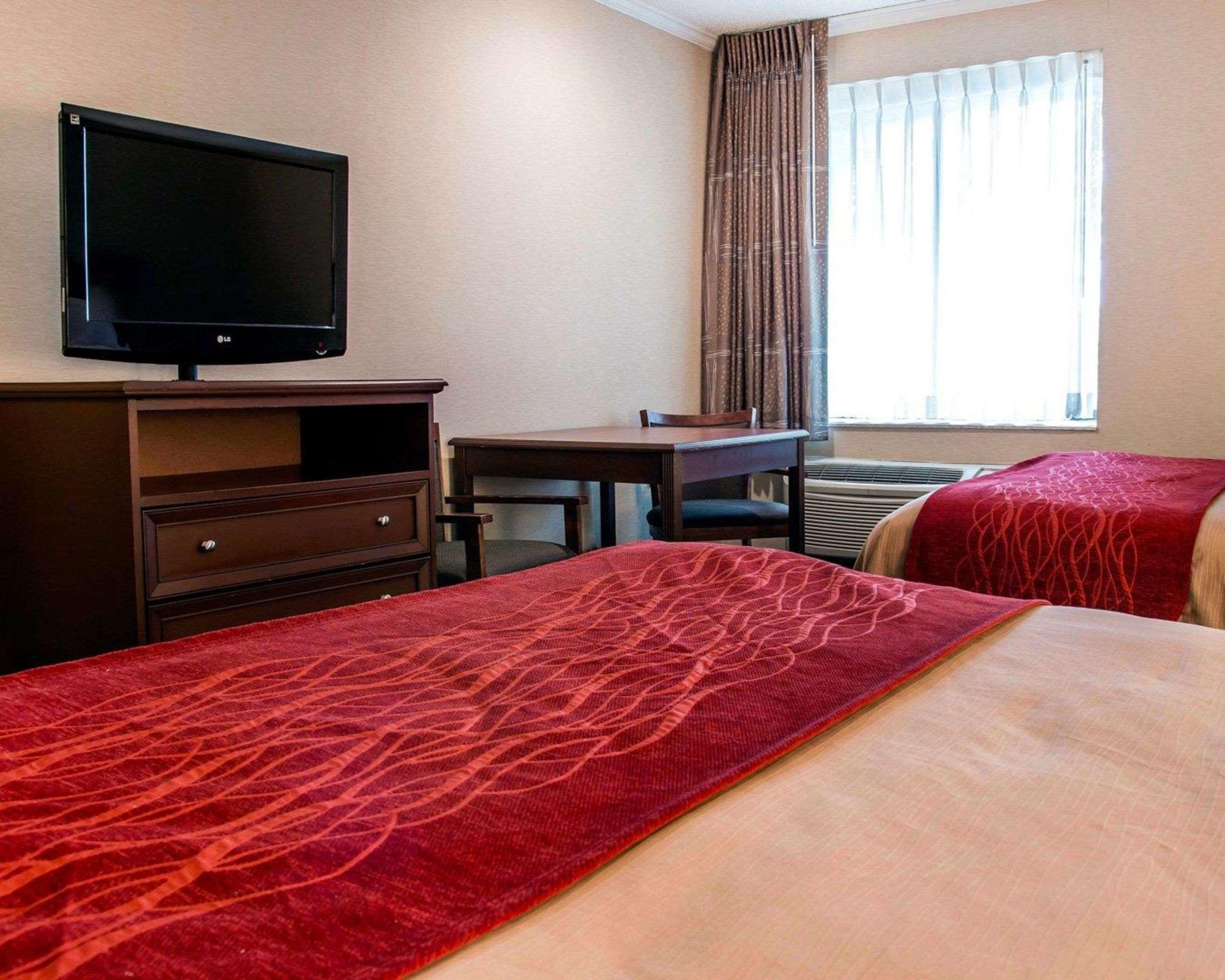 Comfort Inn Livonia — photo 4