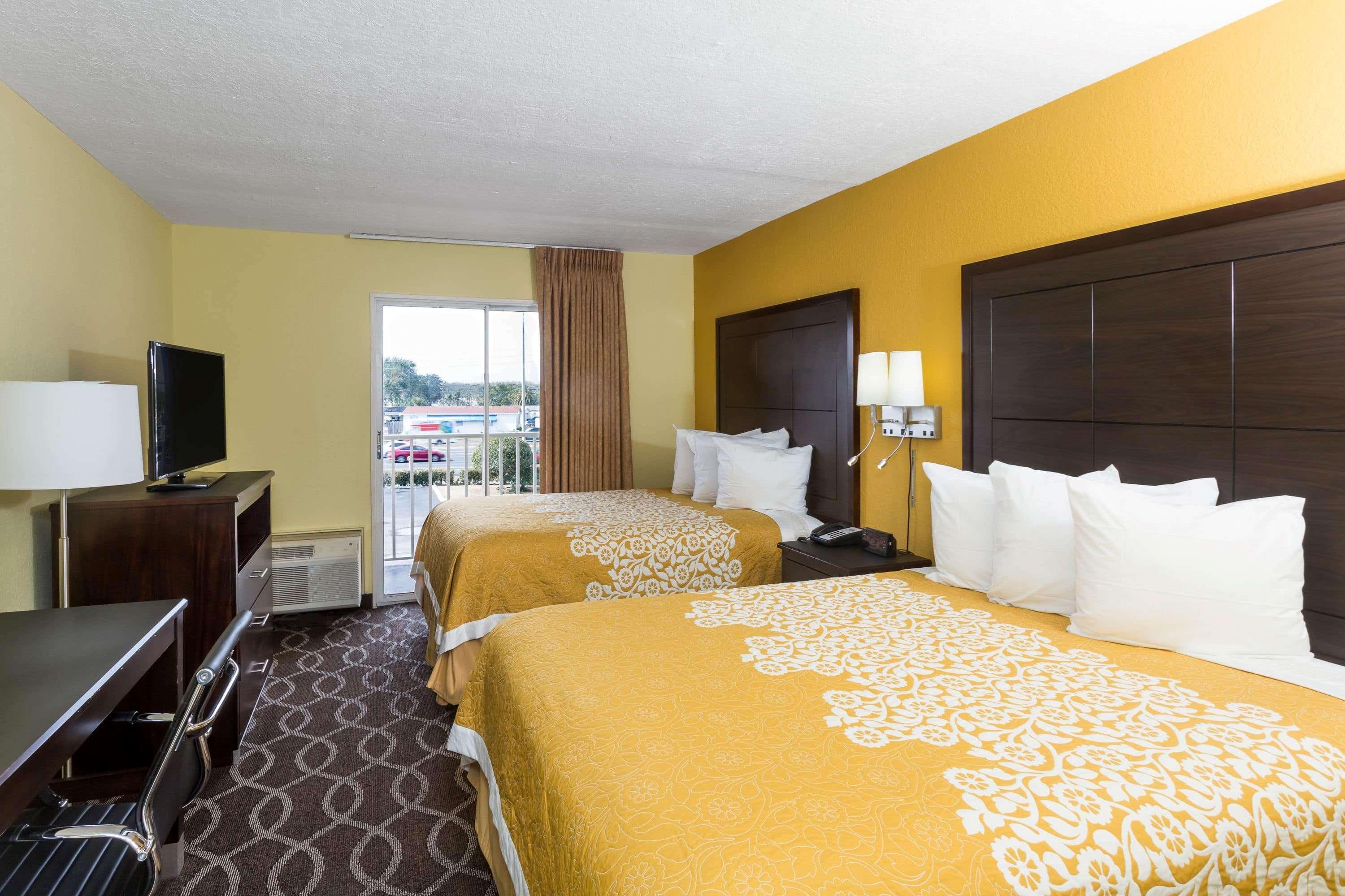 Days Inn & Suites Port Richey — photo 5