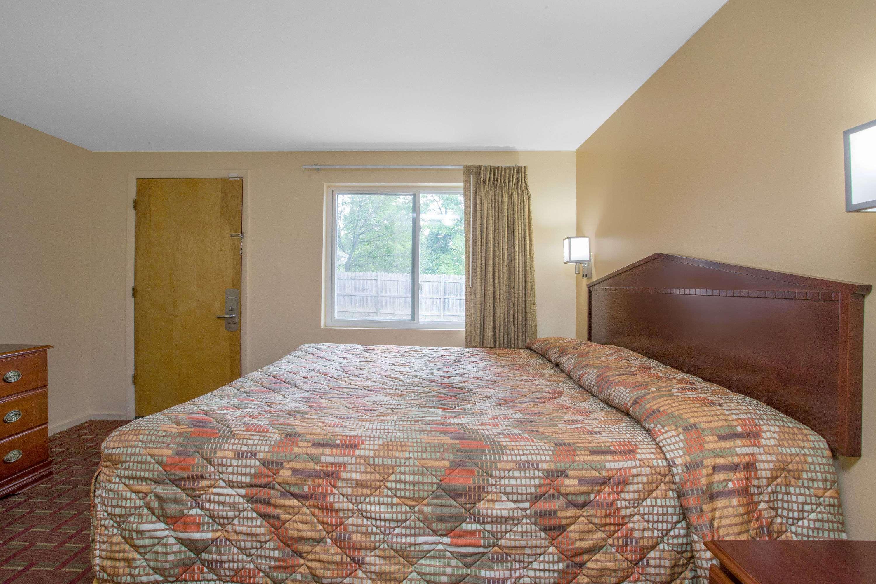 Knights Inn Tonawanda — photo 5