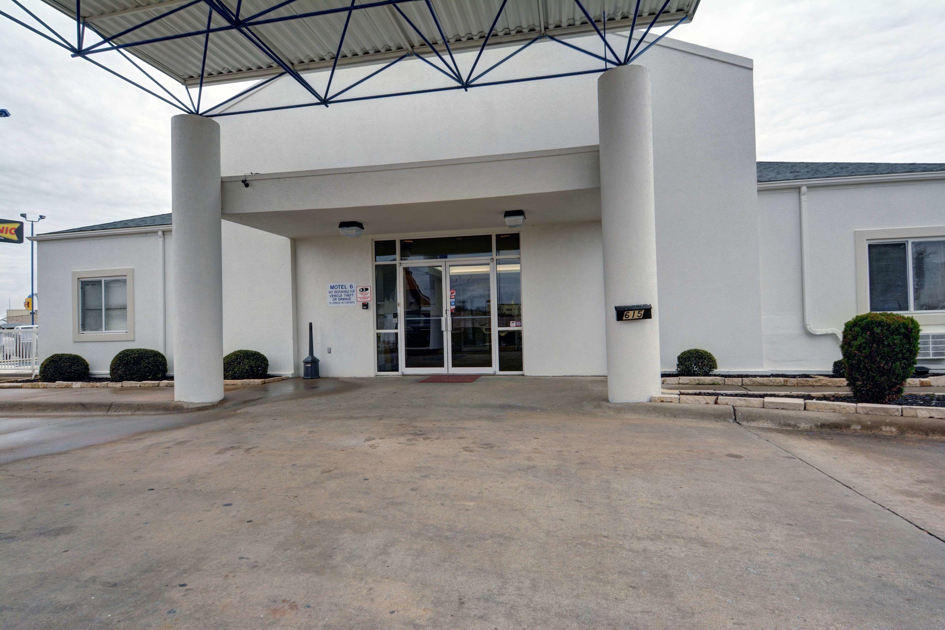 Motel 6 Denison — photo 3