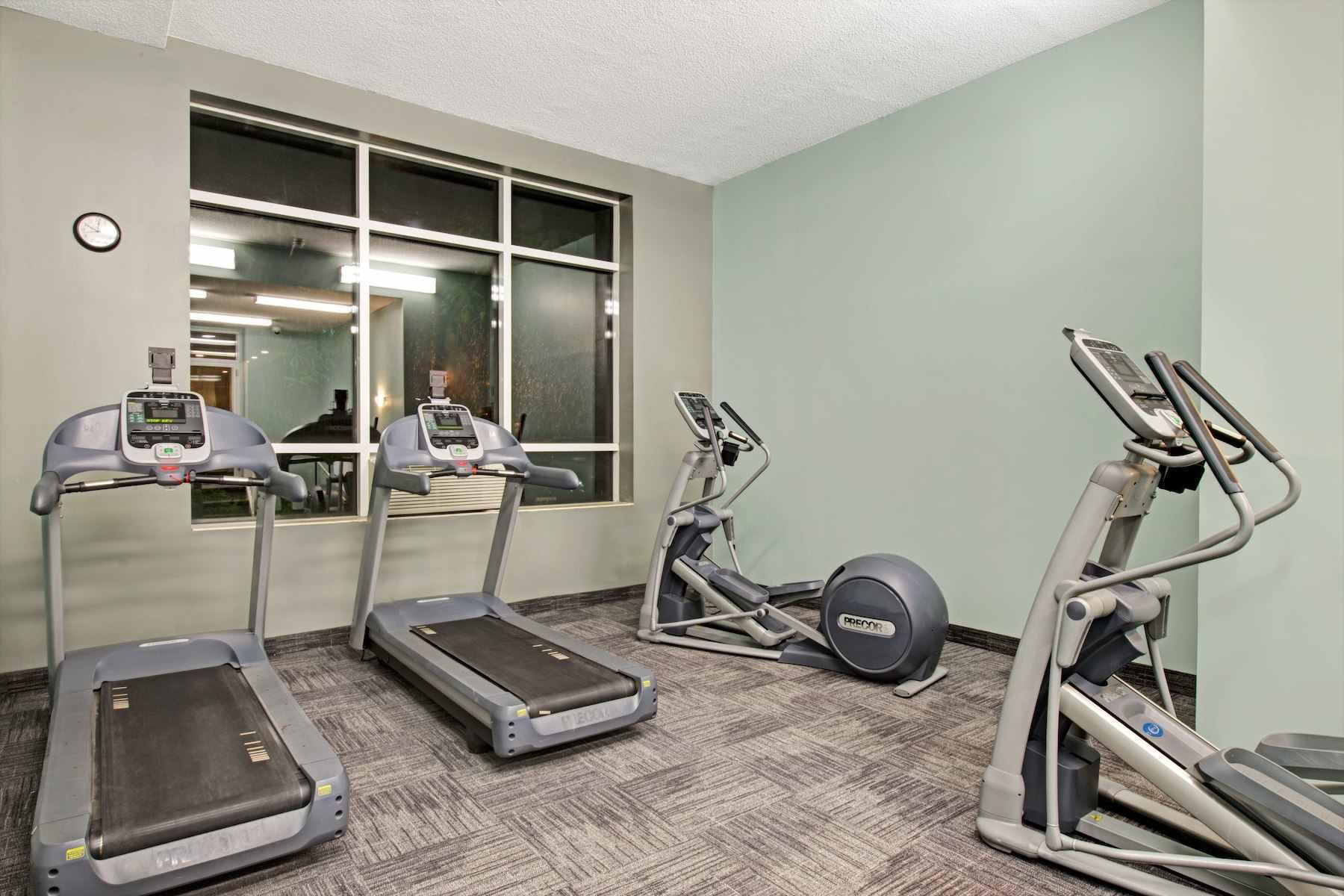 Ramada by Wyndham Niagara Falls Near the Falls — photo 4