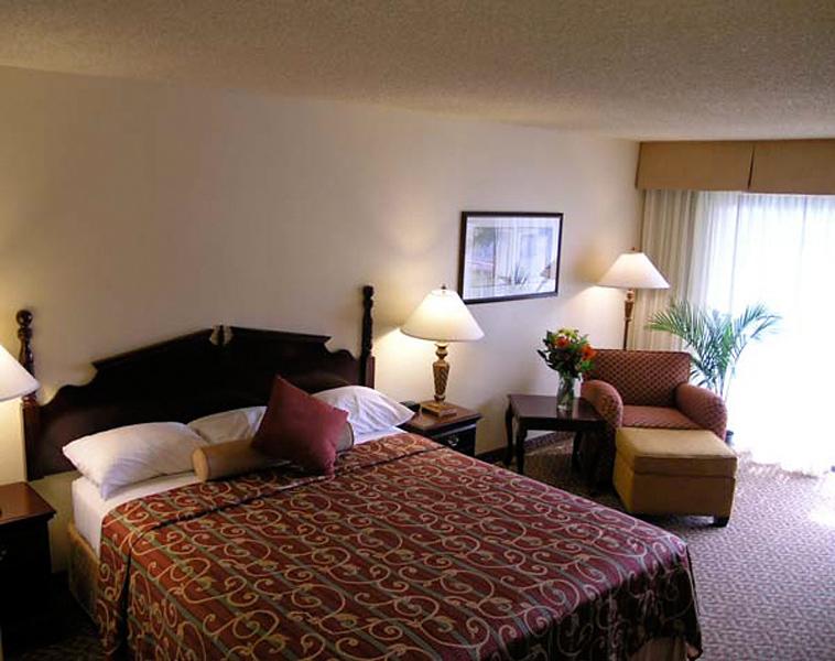 Best Western Plus Garden Court Inn — photo 4