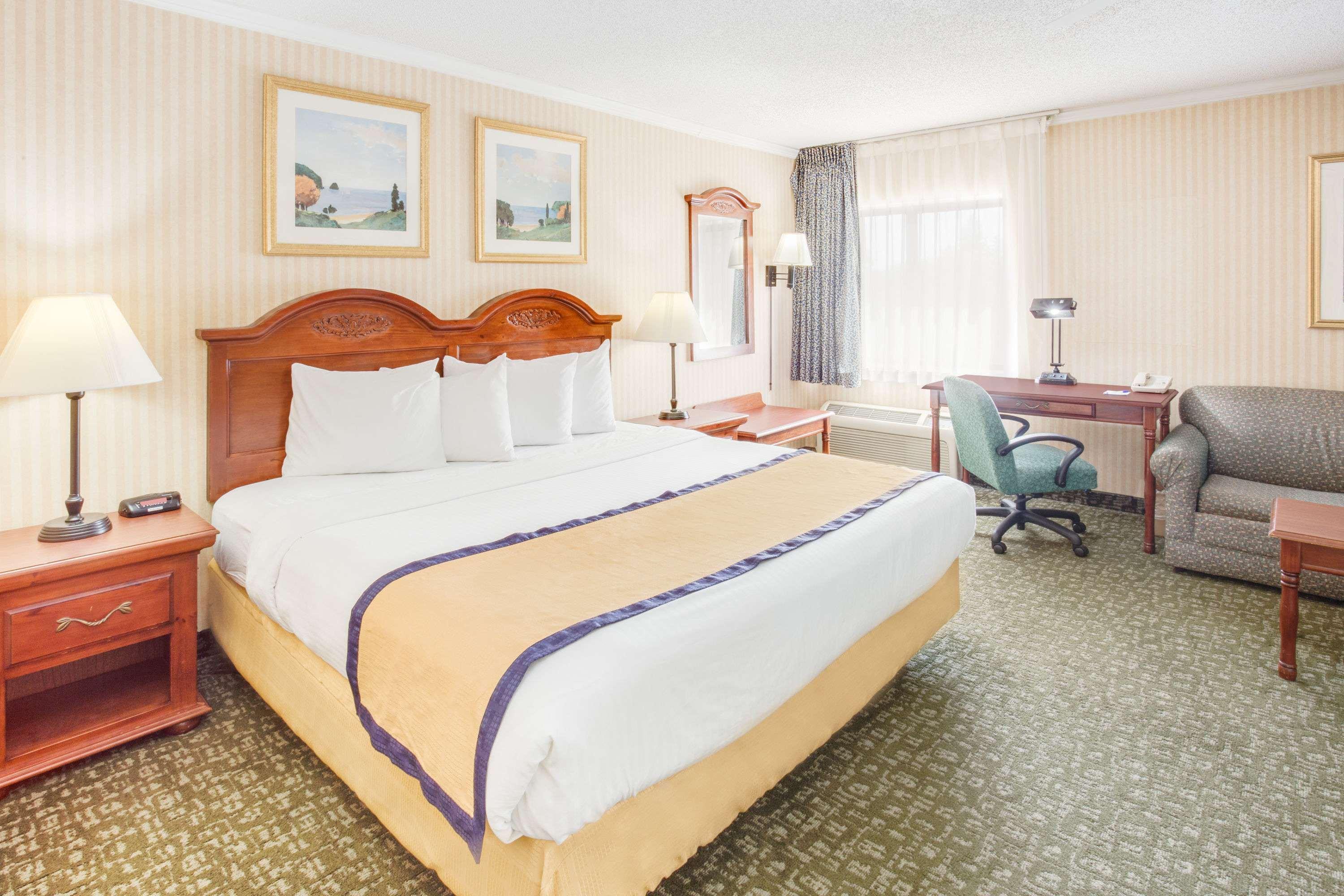 Baymont by Wyndham Kalamazoo — photo 4