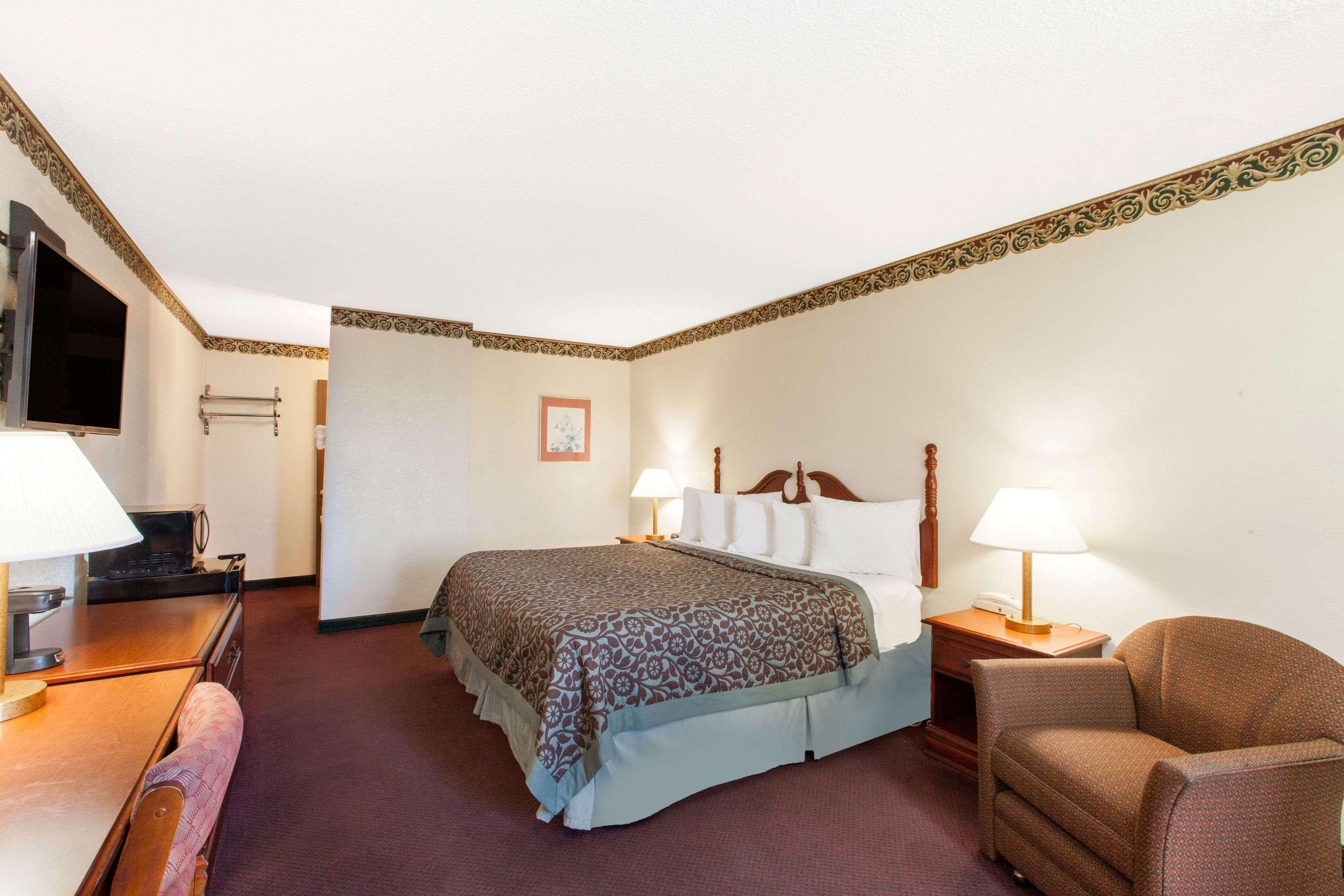 Days Inn by Wyndham Erick — photo 4