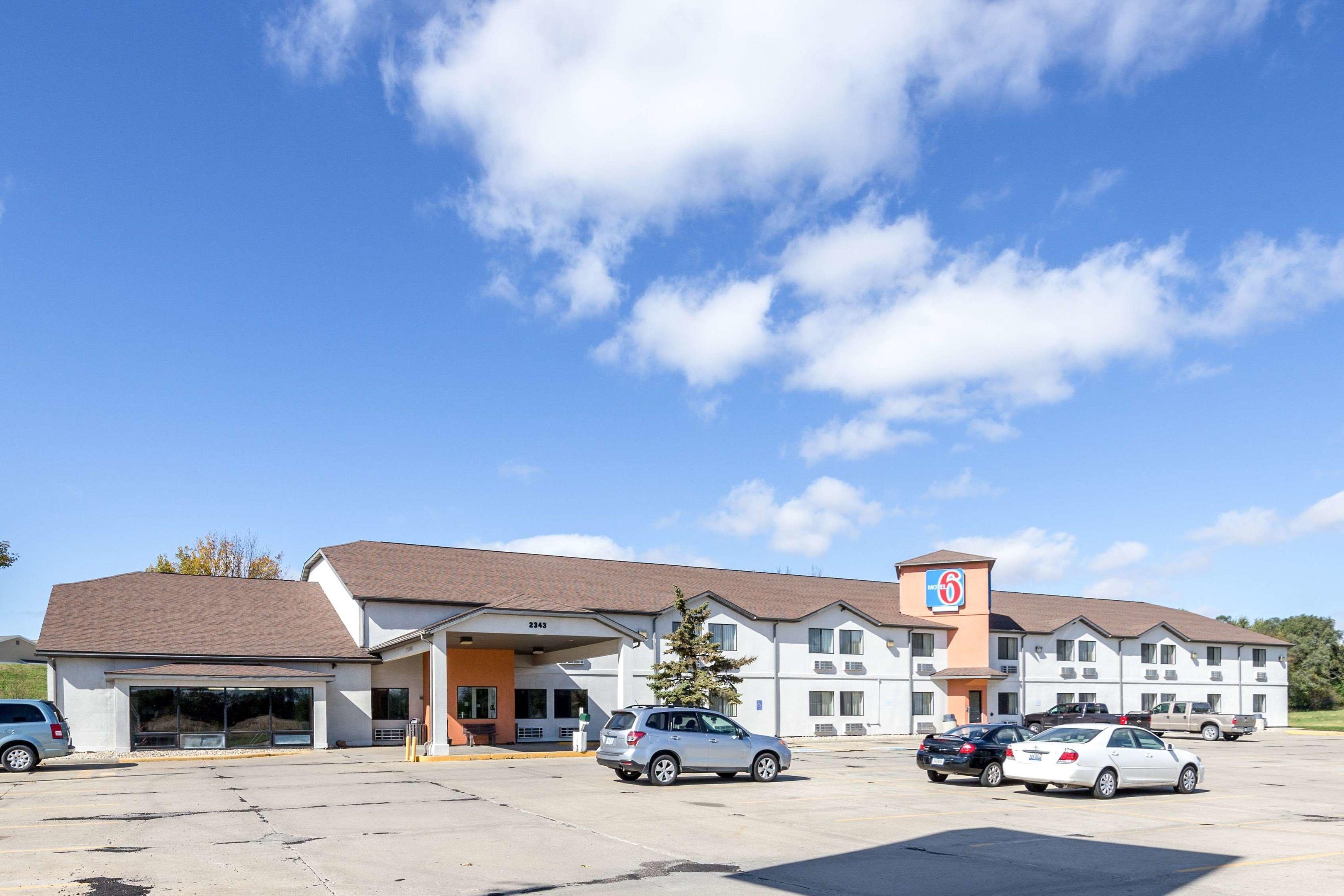 Motel 6 Waterloo — photo 3