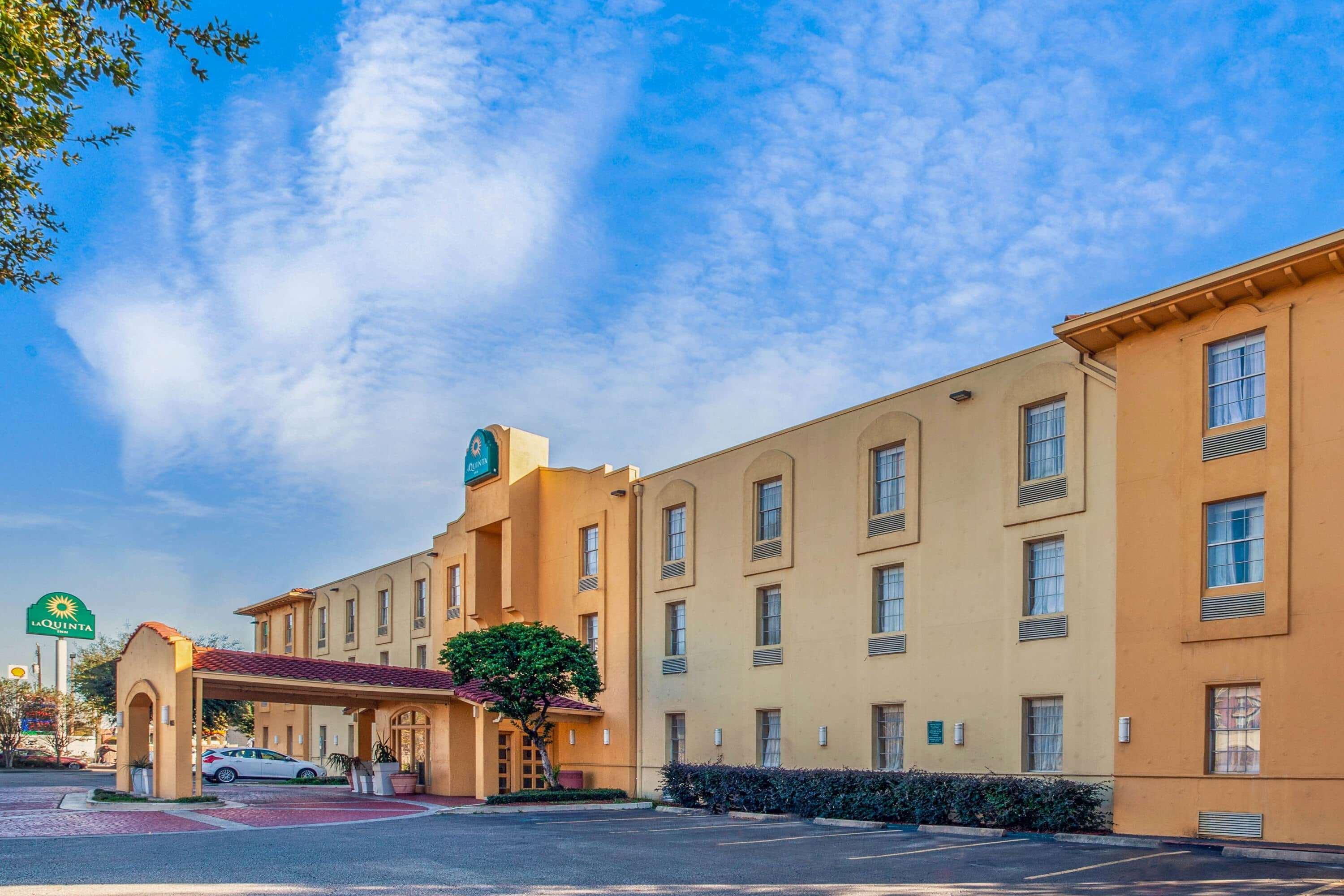 La Quinta Inn & Suites Houston Greenway Plaza Medical Area — photo 4
