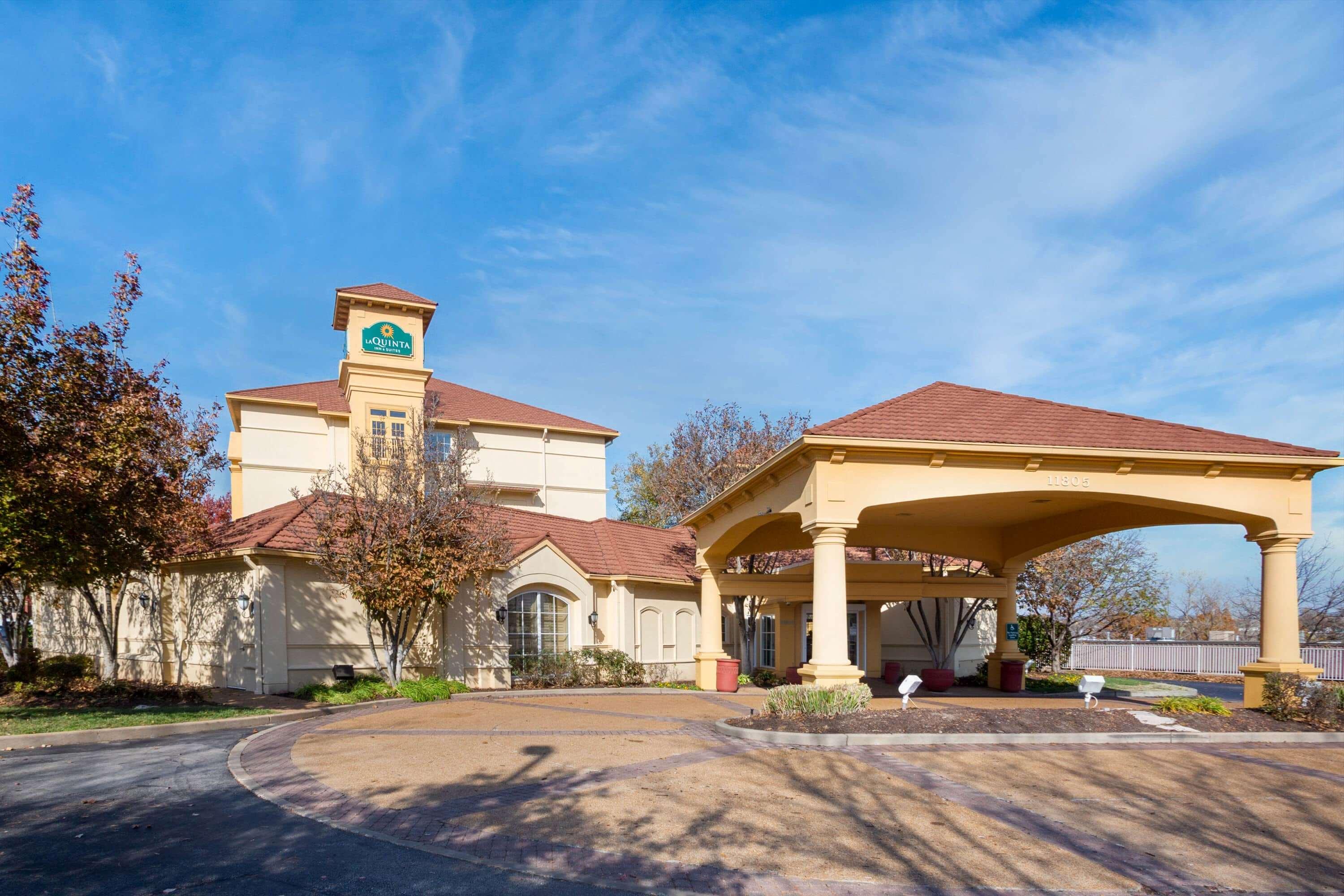 La Quinta Inn & Suites St. Louis Westport — photo 5