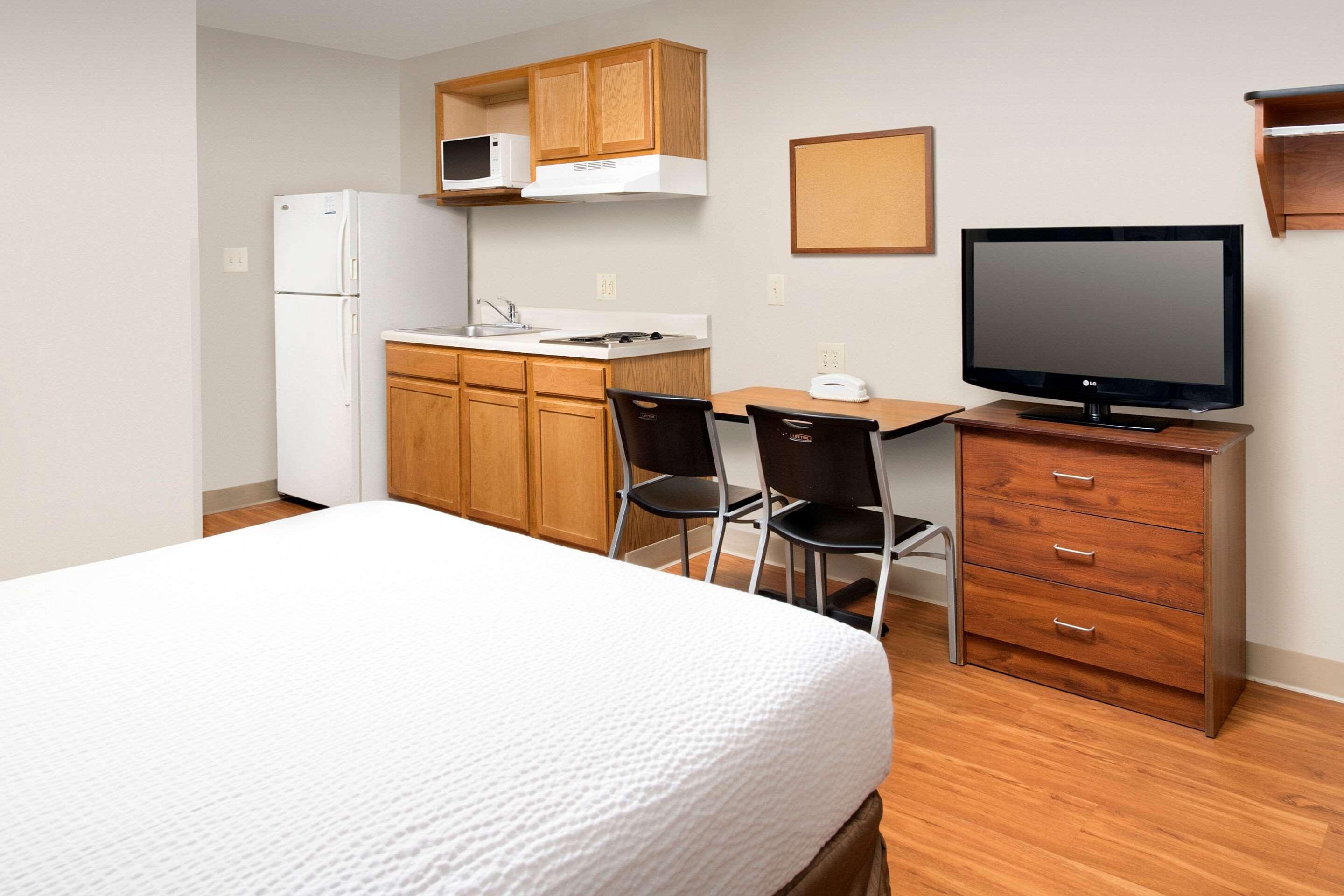 WoodSpring Suites Kansas City South — photo 5