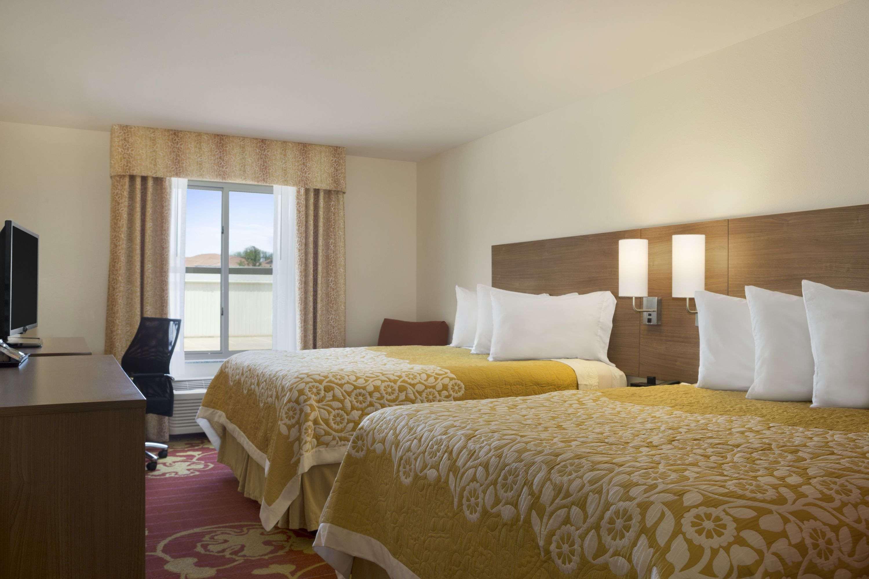 Days Inn & Suites Belmont — photo 5