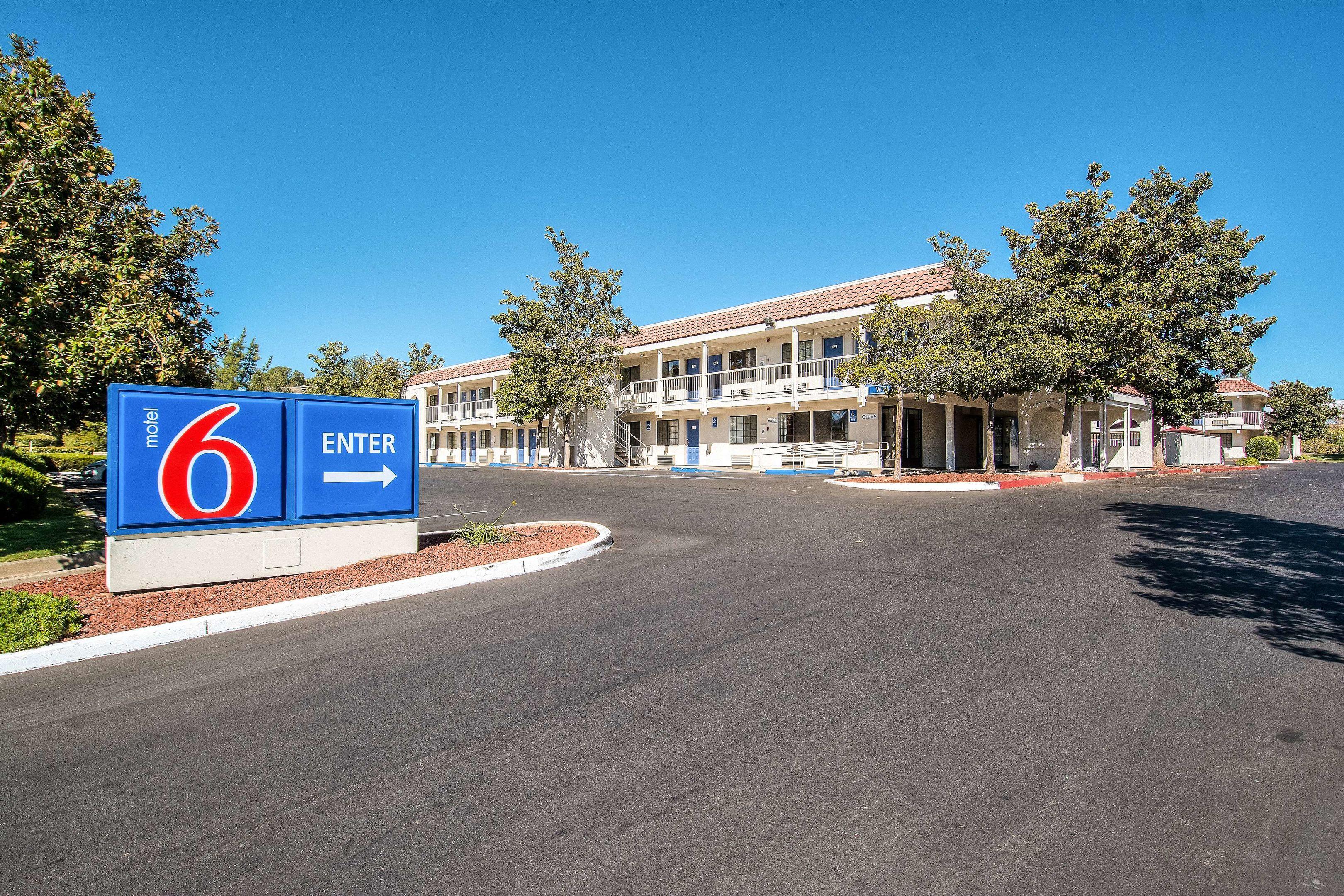 Motel 6 Redding South — photo 5